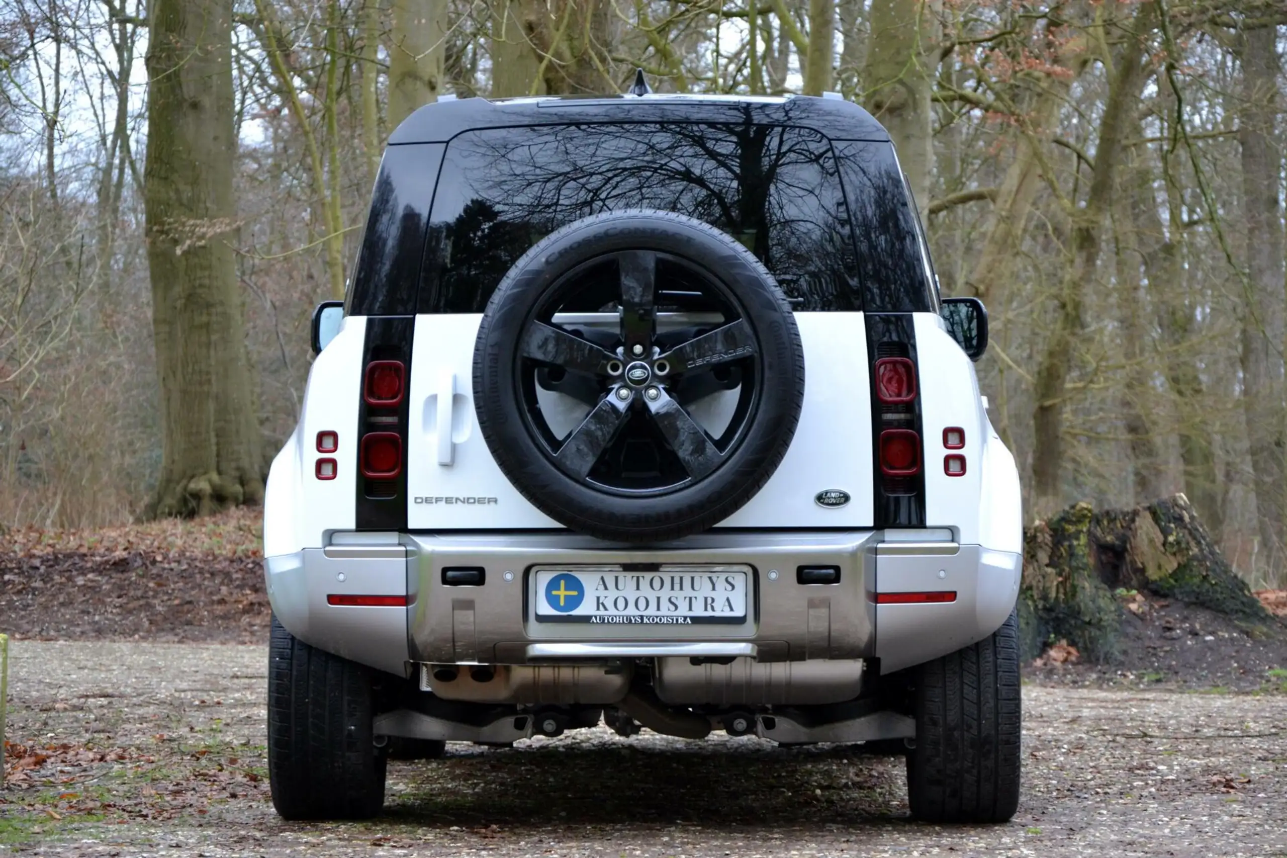 Land Rover - Defender