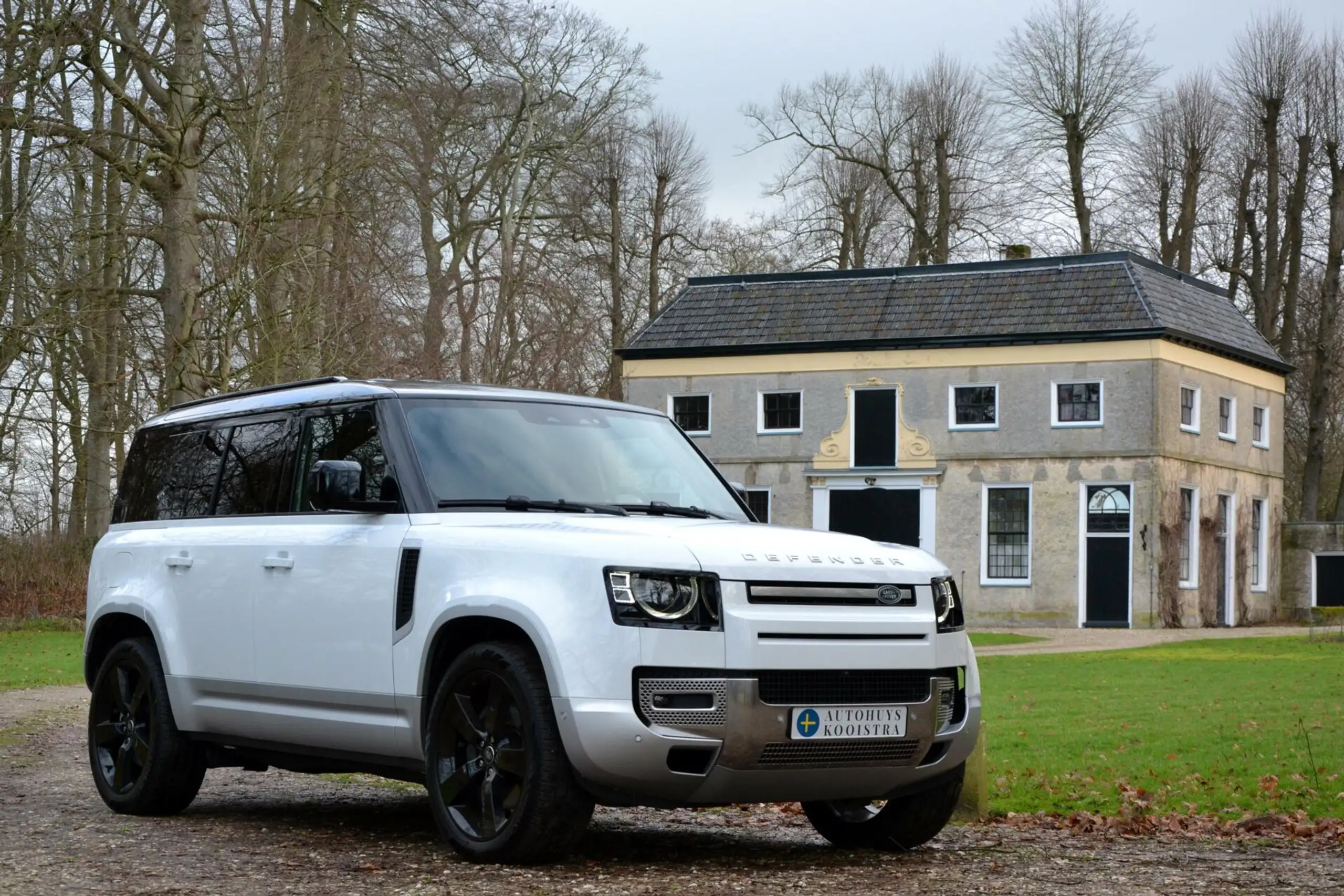 Land Rover - Defender