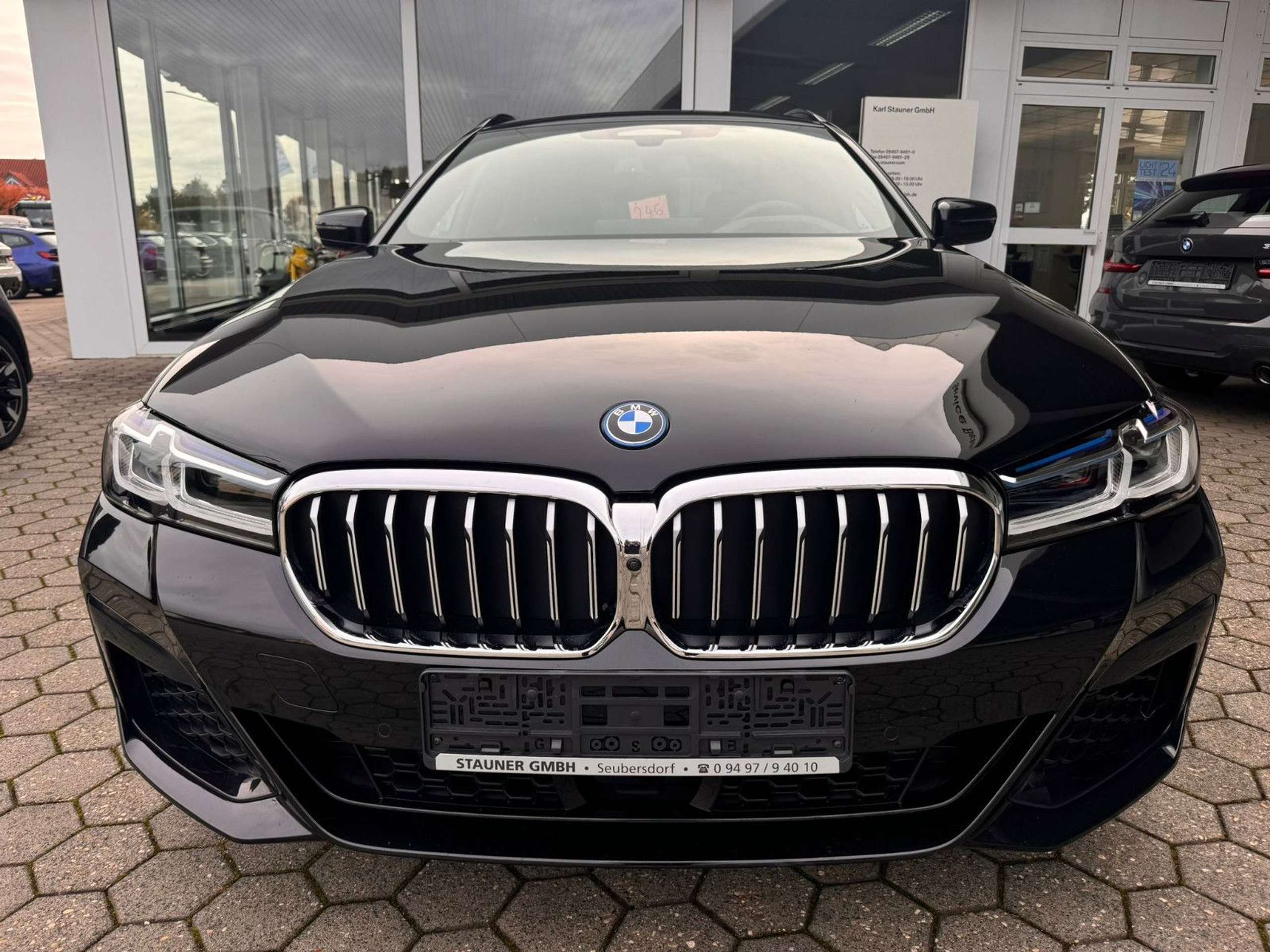 BMW - 530