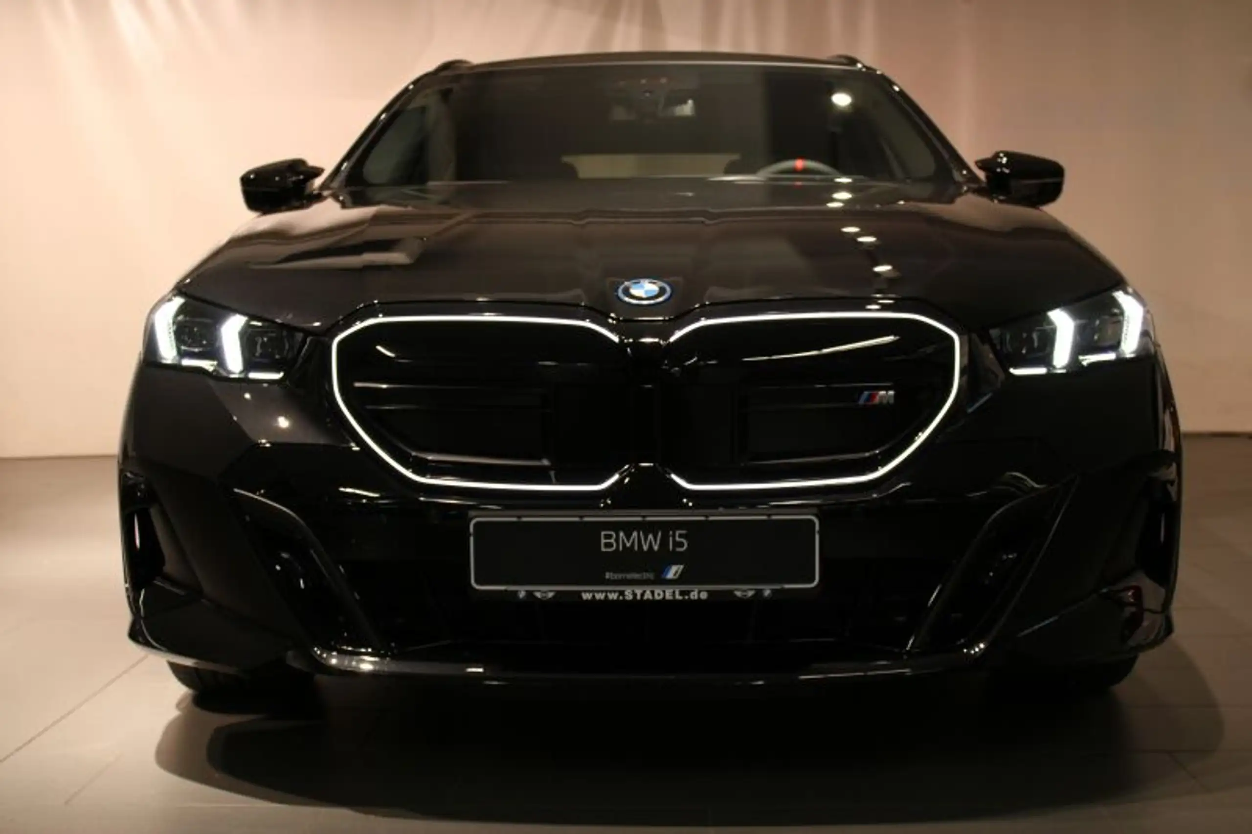 BMW - i5