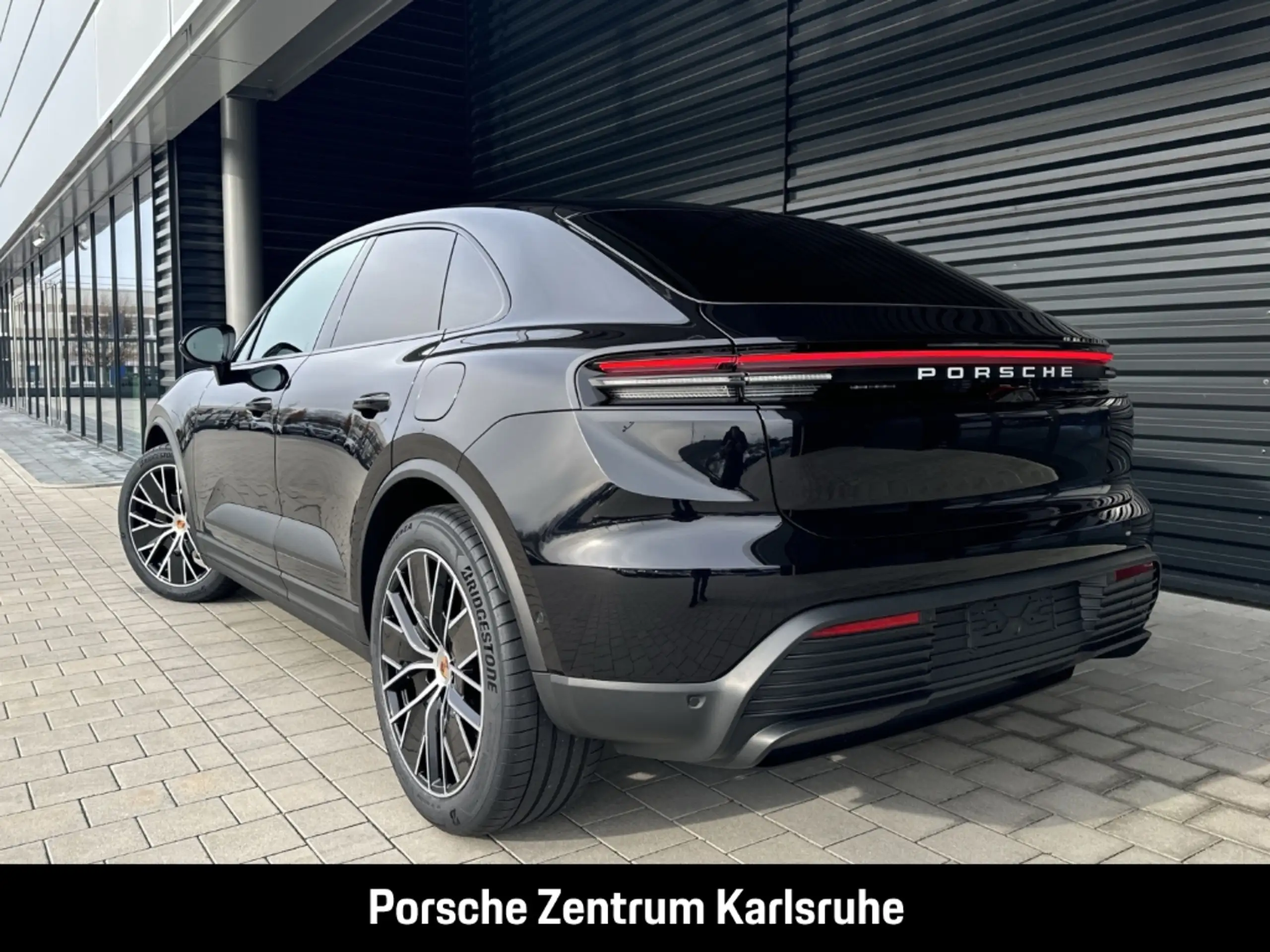 Porsche - Macan