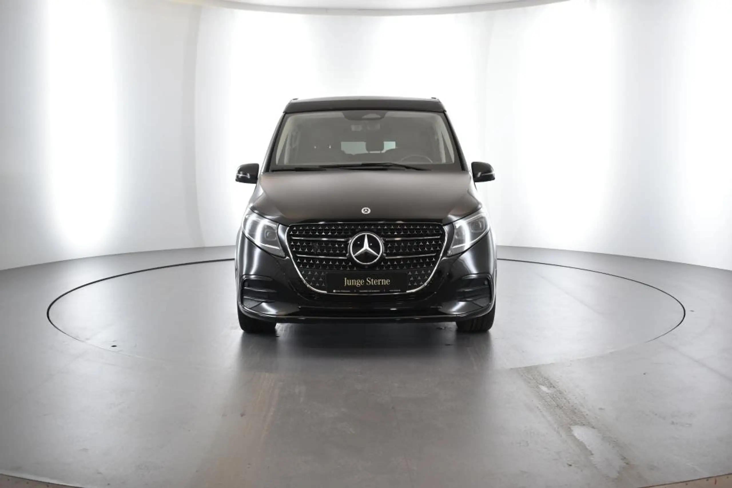 Mercedes-Benz - V 300