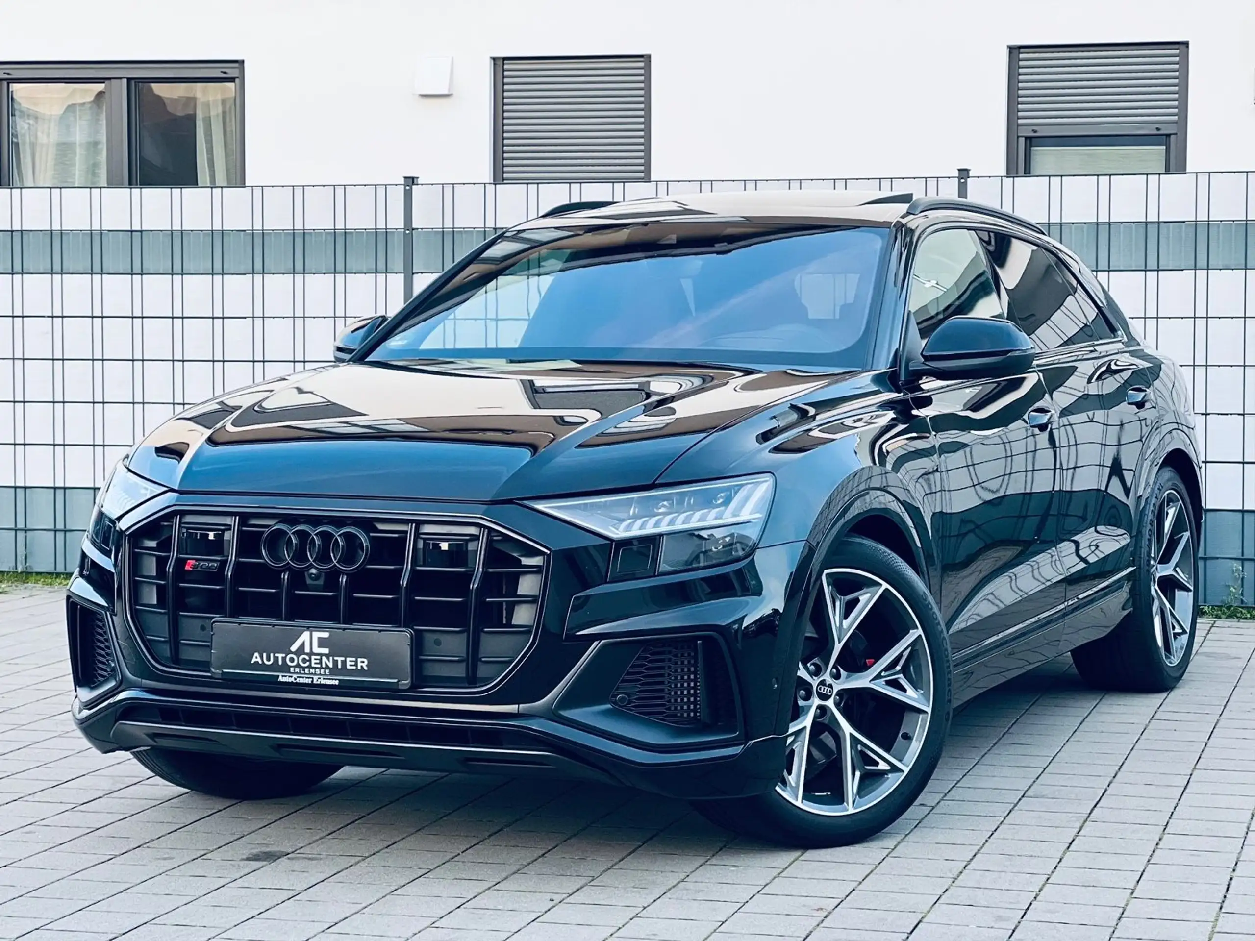 Audi - SQ8