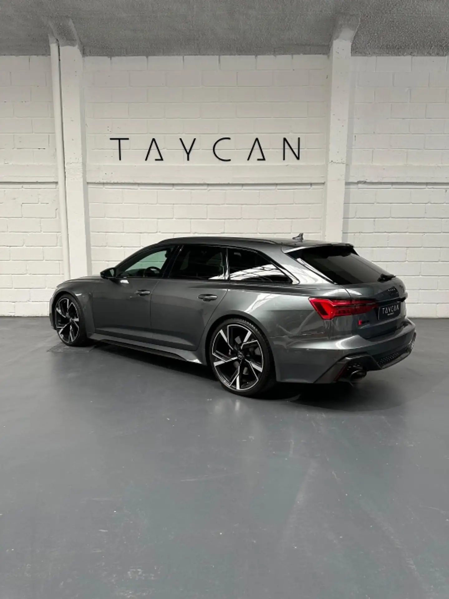 Audi - RS6