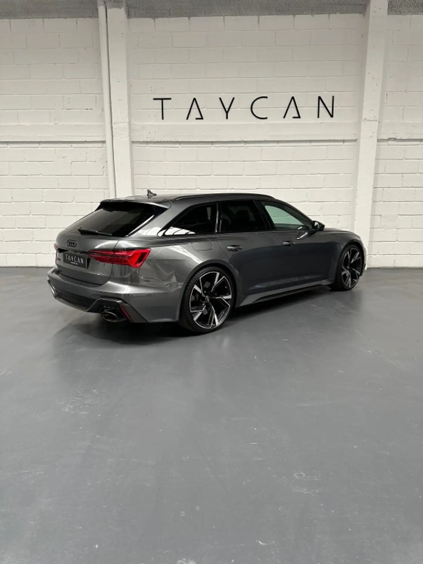 Audi - RS6