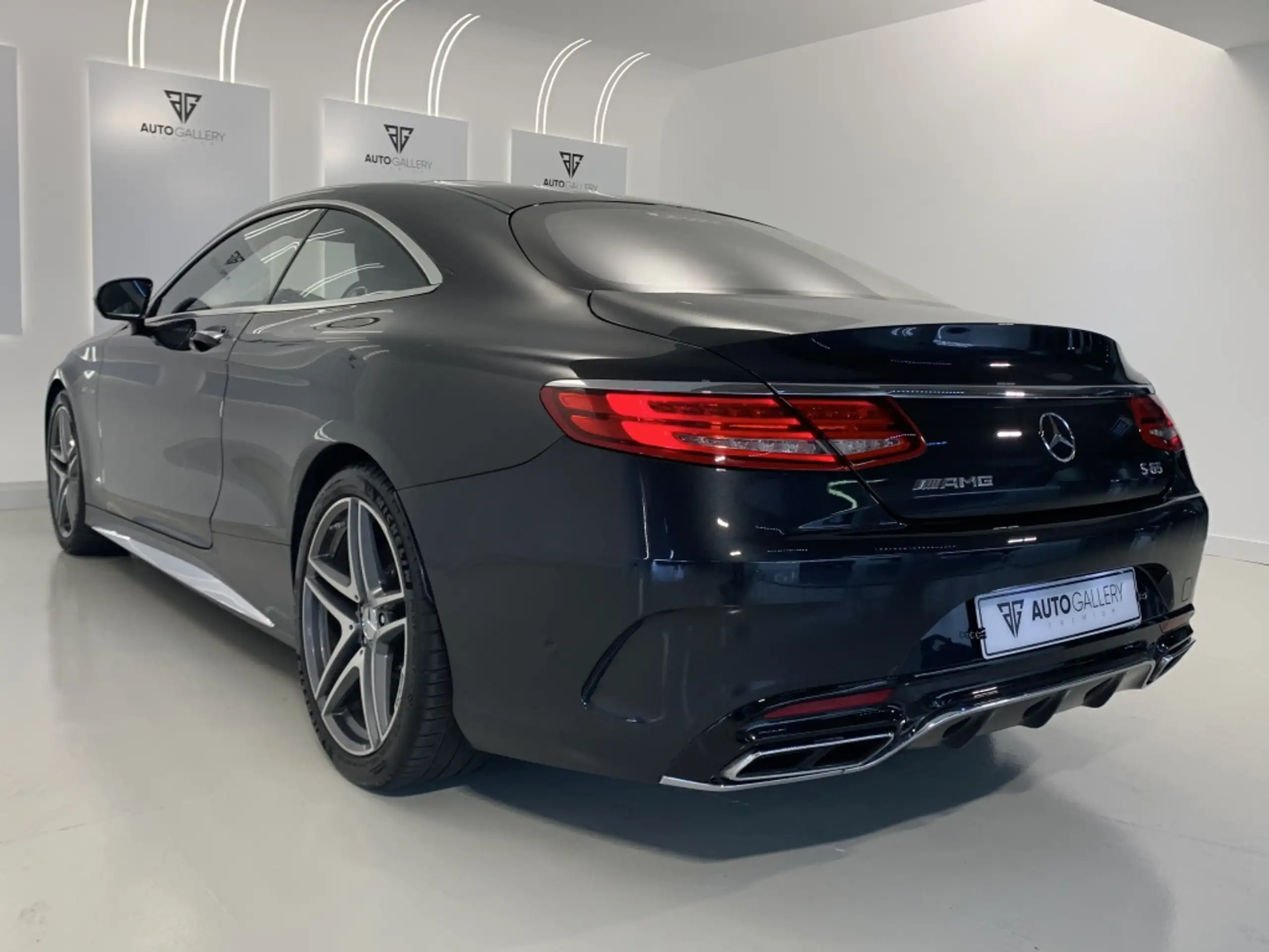 Mercedes-Benz - S 65 AMG