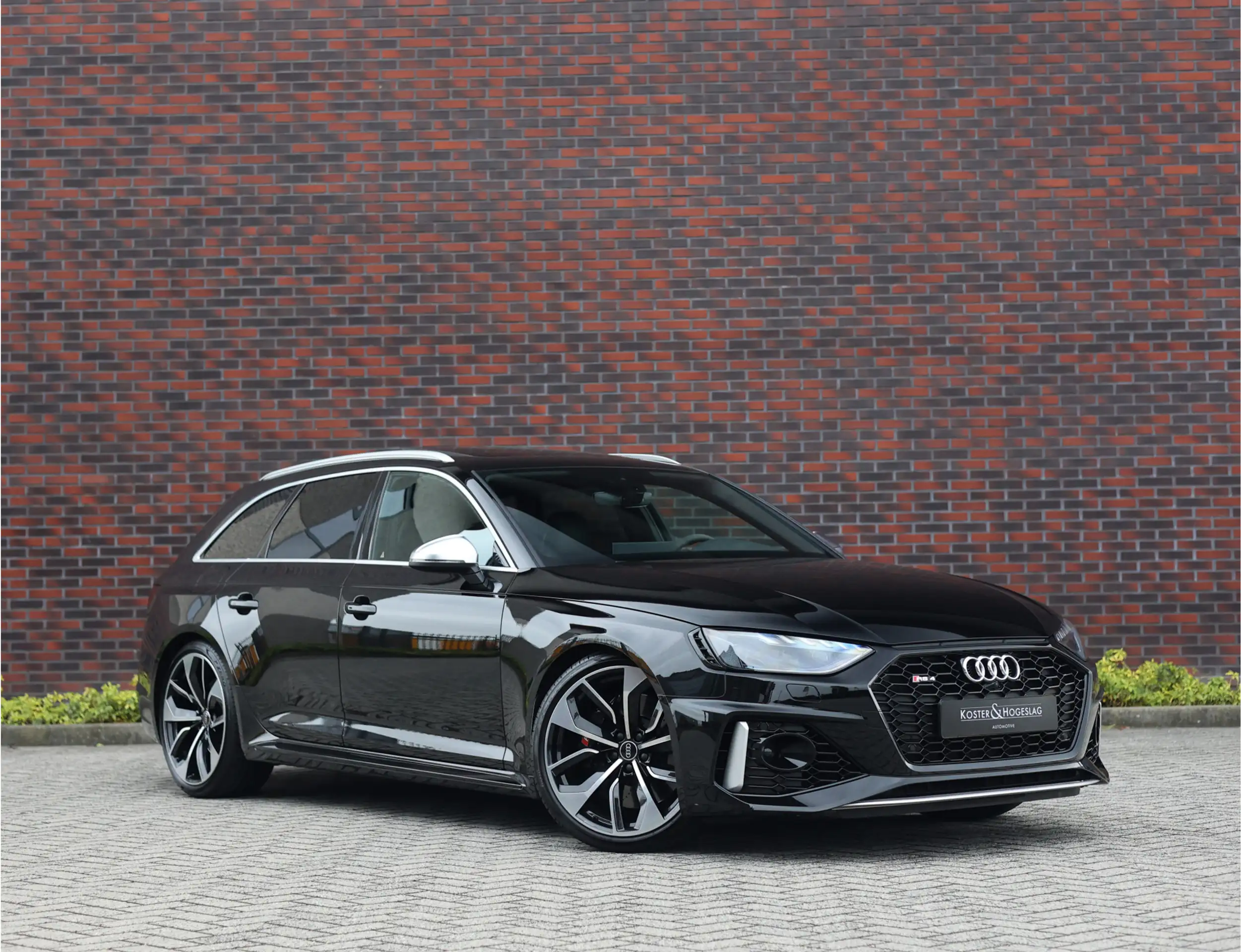 Audi - RS4