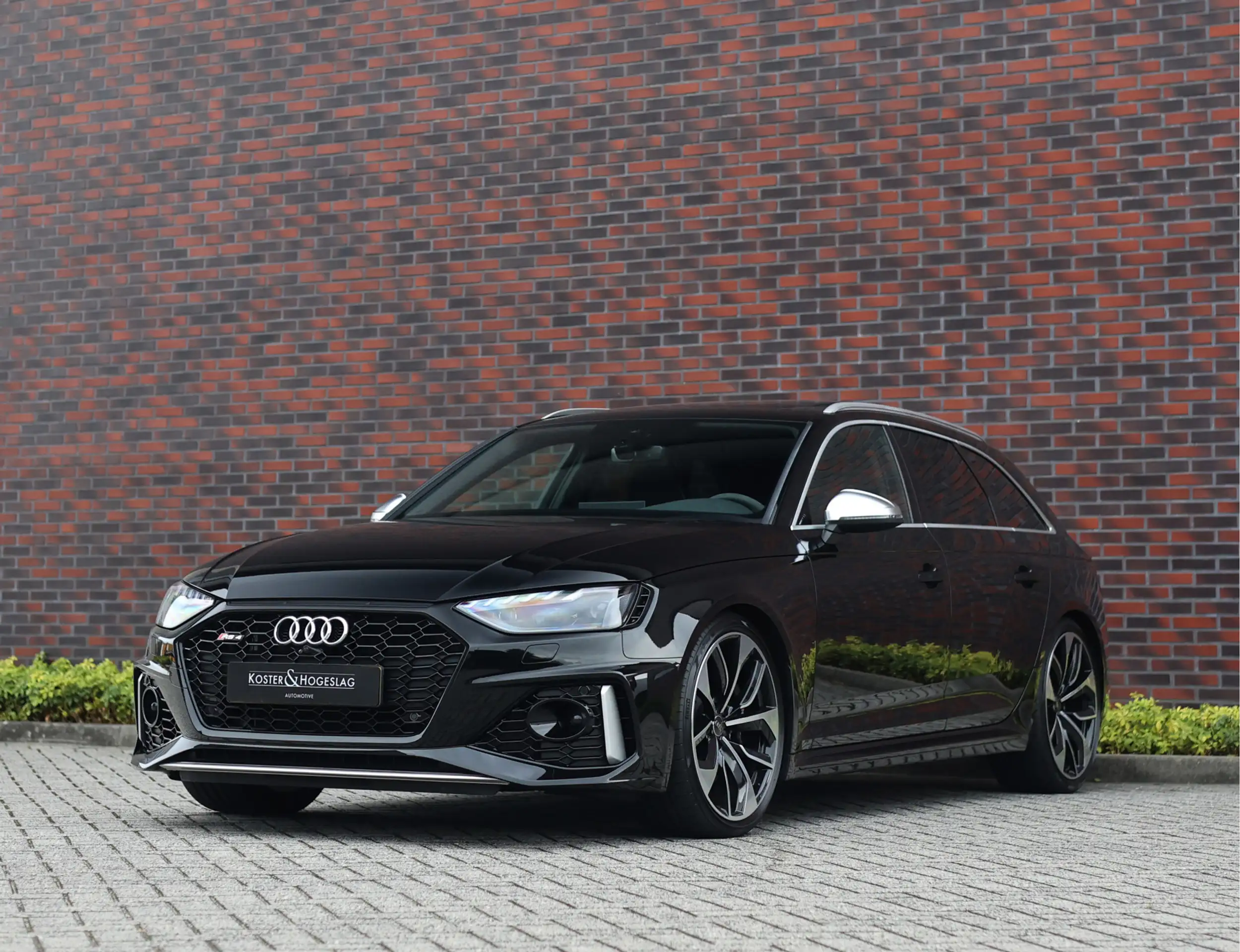 Audi - RS4