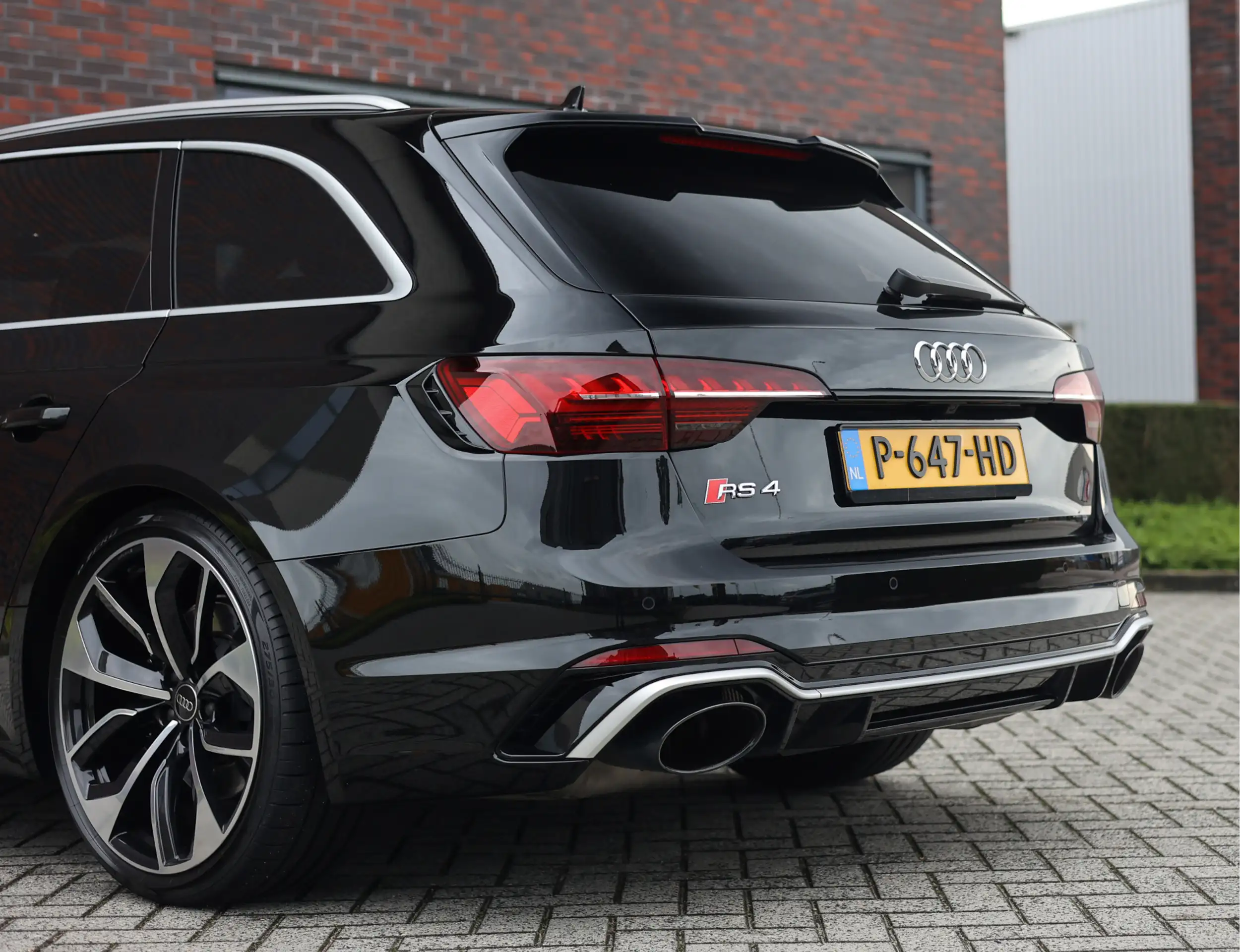 Audi - RS4