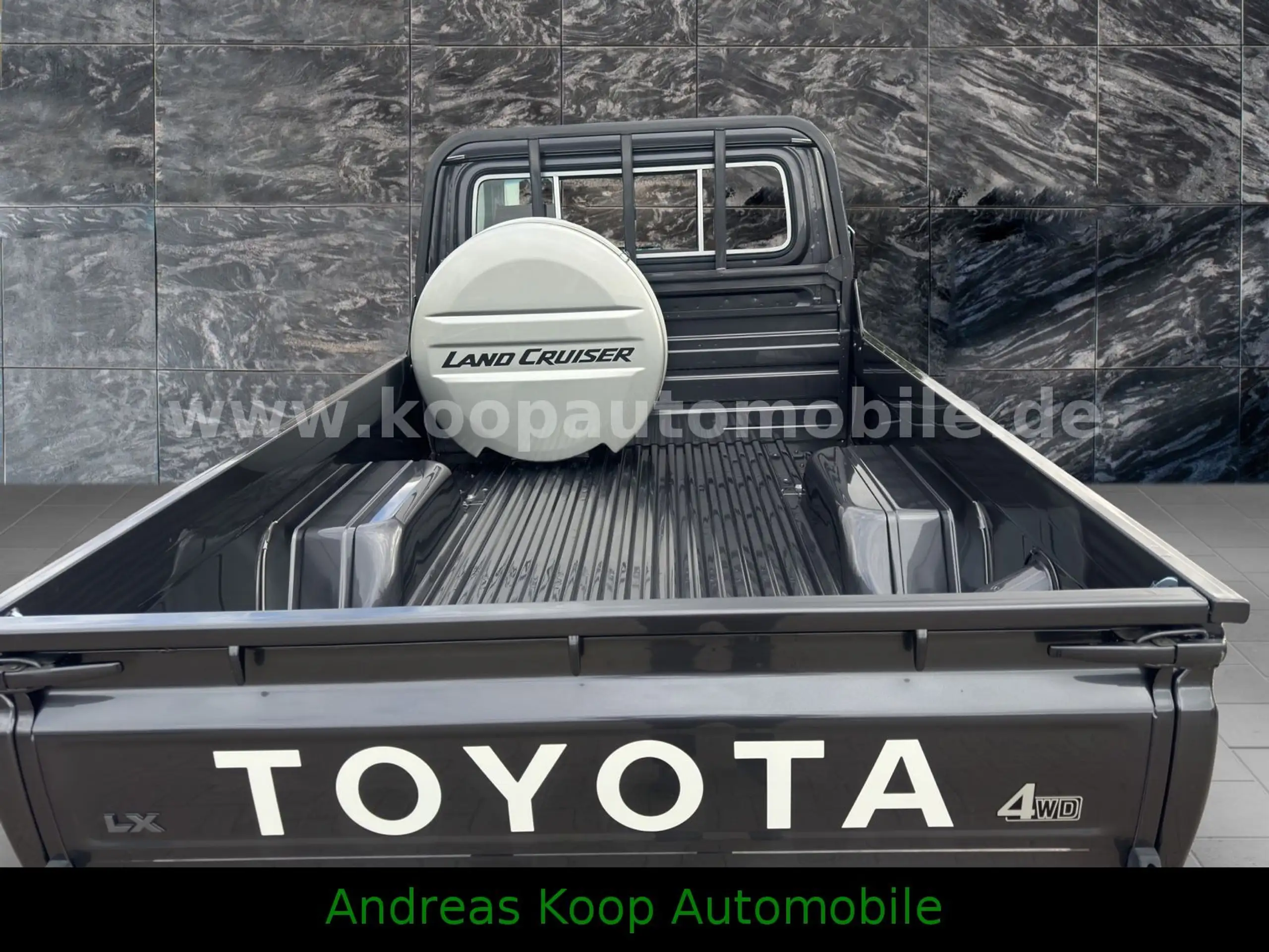 Toyota - Land Cruiser