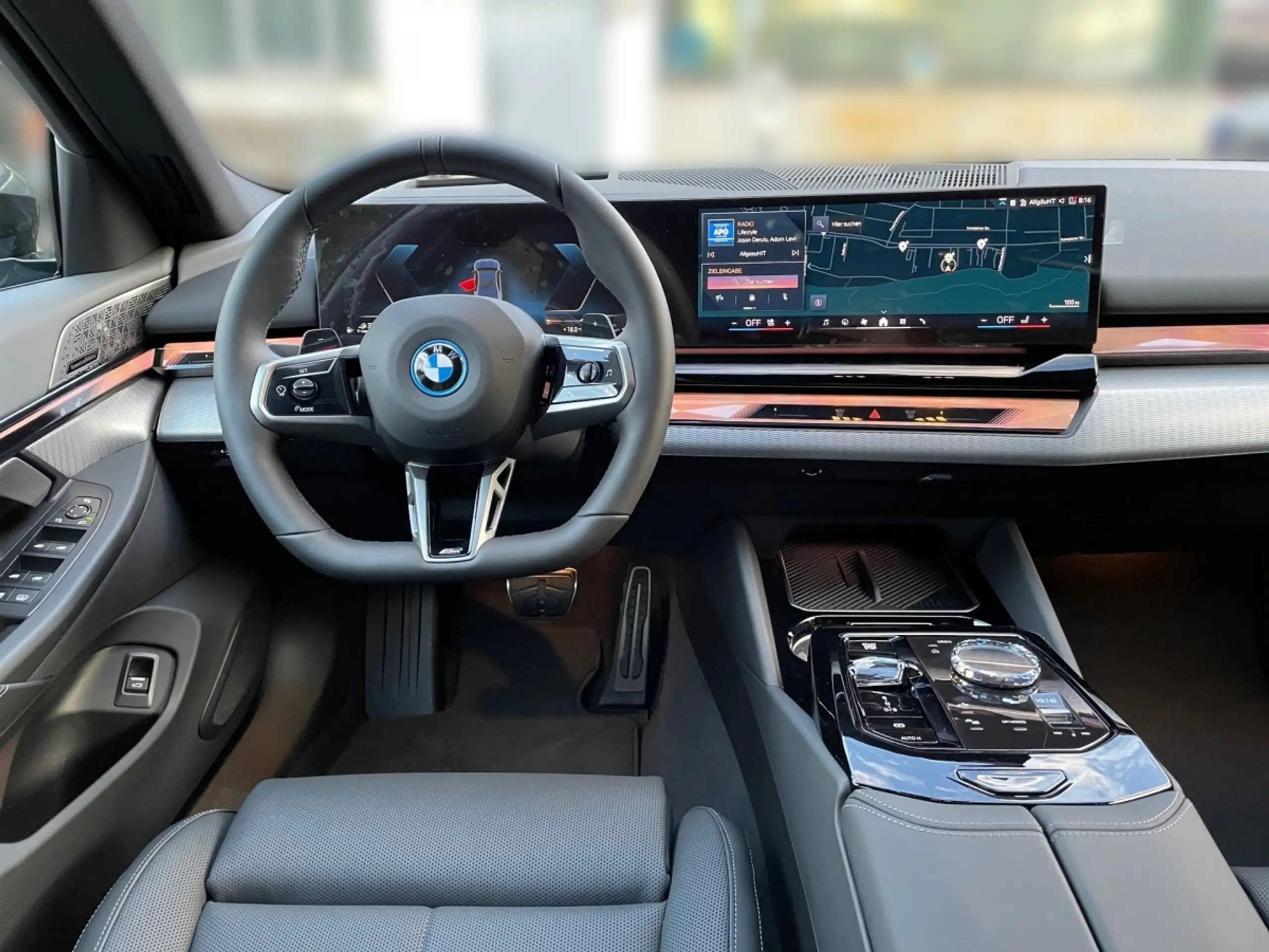 BMW - 550