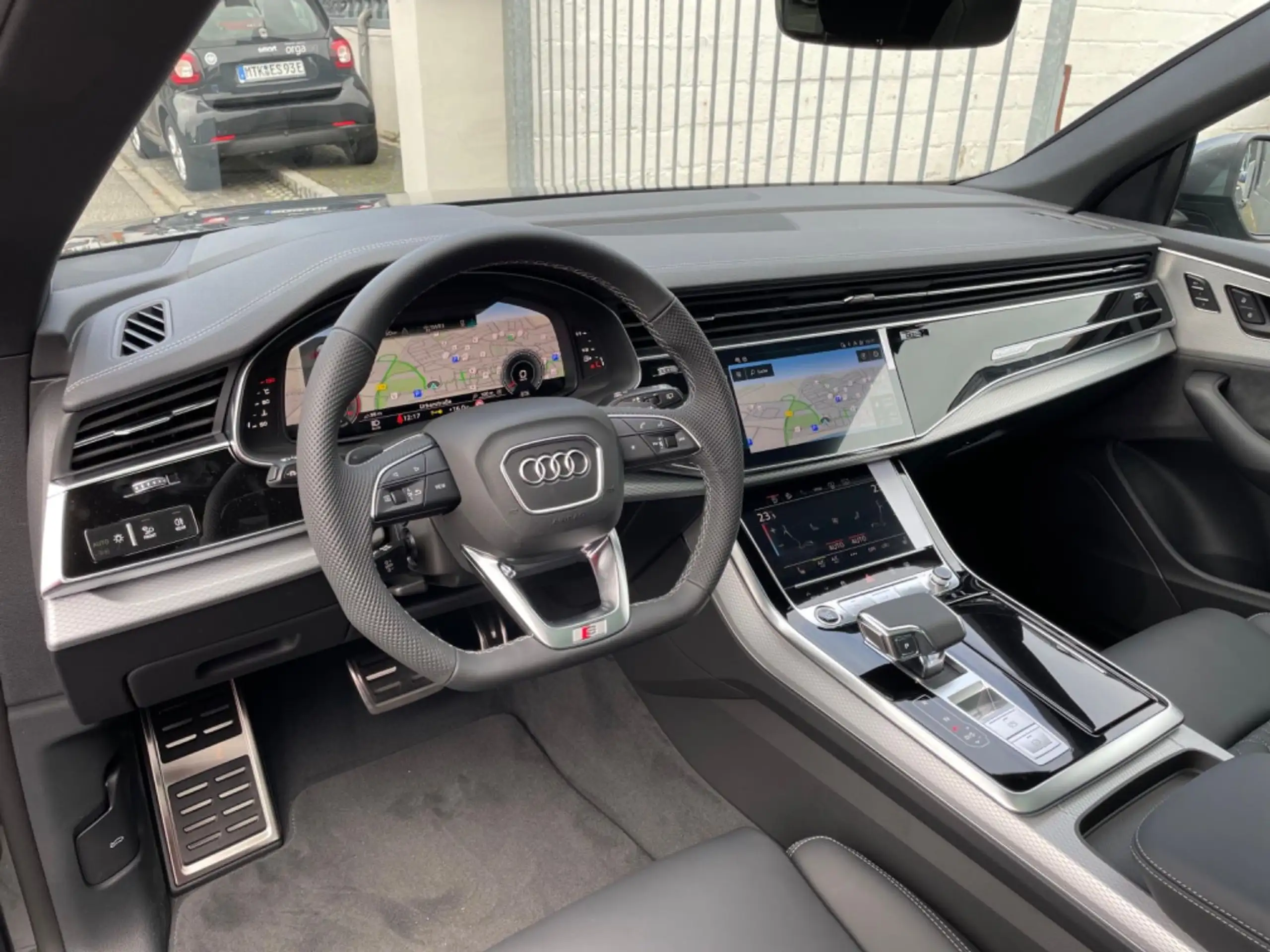 Audi - Q8