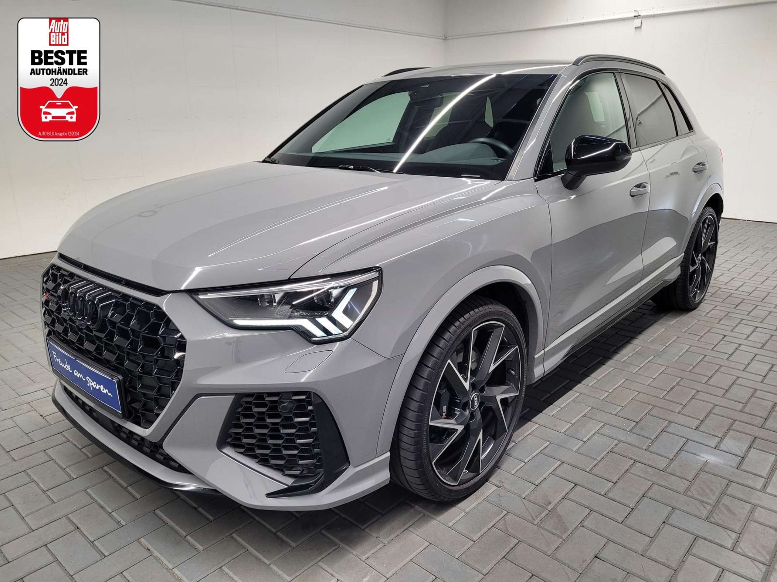 Audi - RS Q3