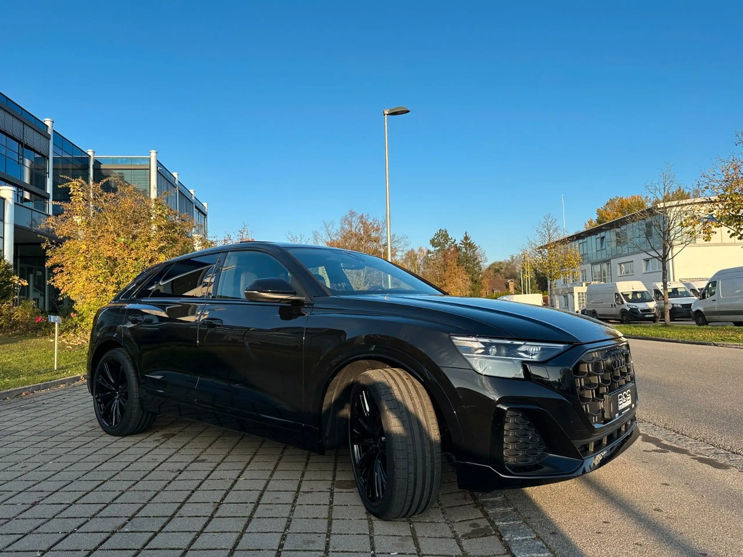 Audi - Q8