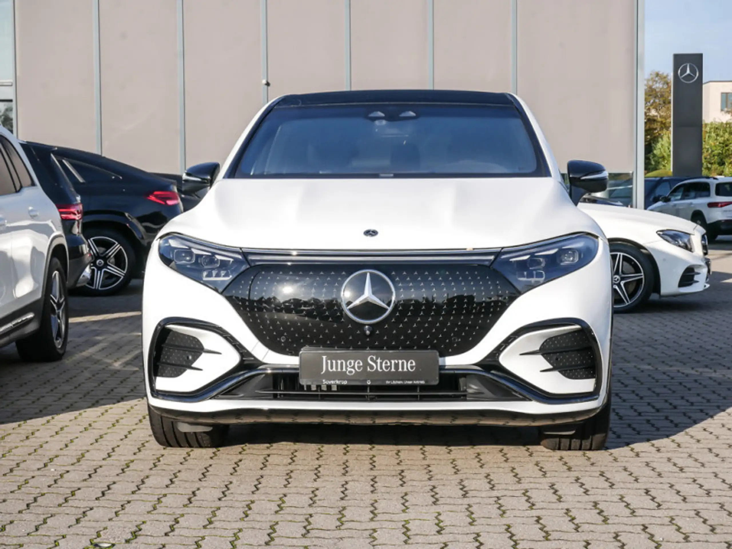 Mercedes-Benz - EQS SUV