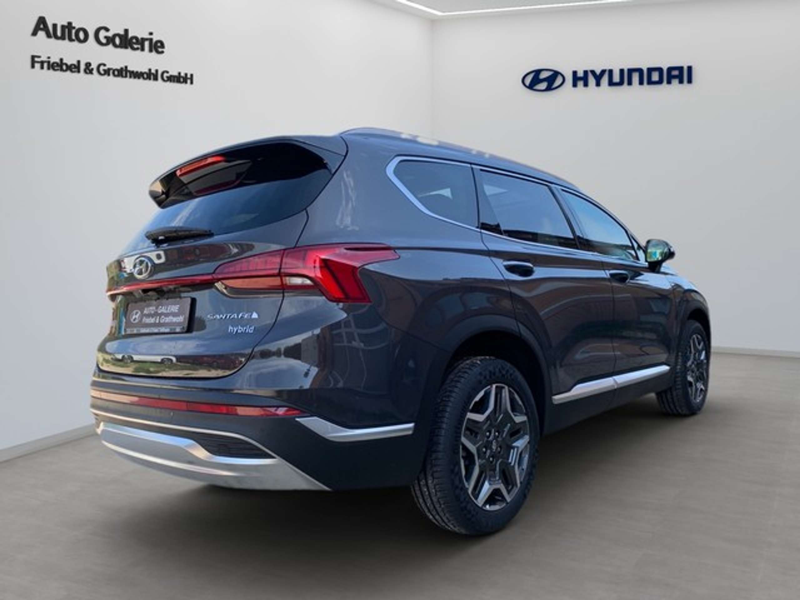 Hyundai - SANTA FE