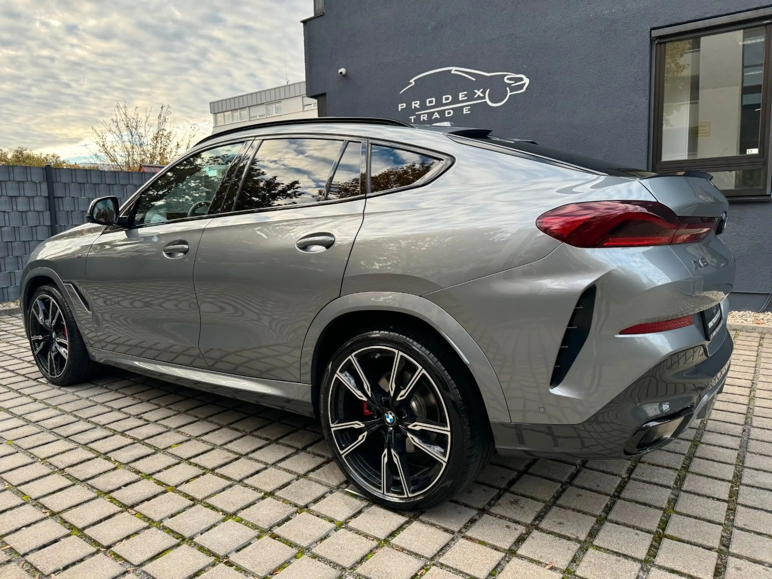 BMW - X6