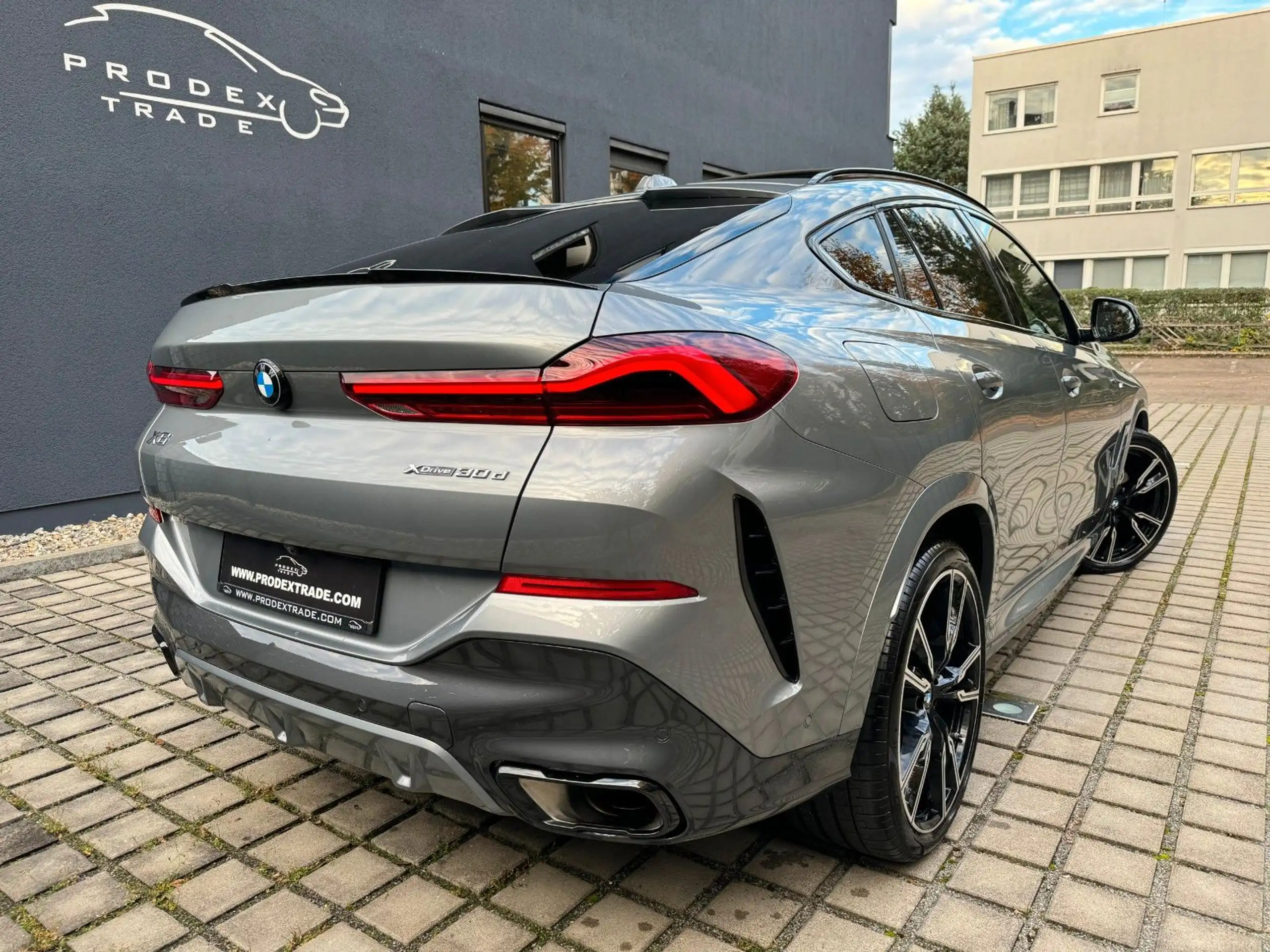 BMW - X6