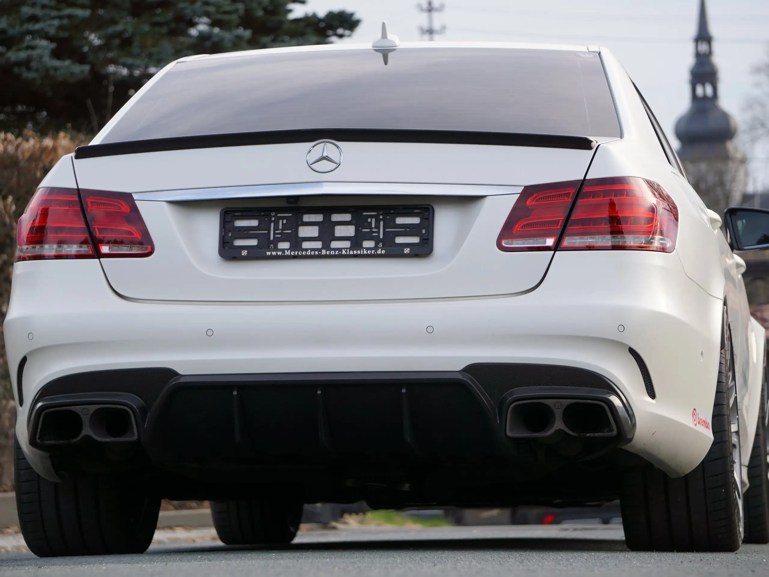 Mercedes-Benz - E 63 AMG