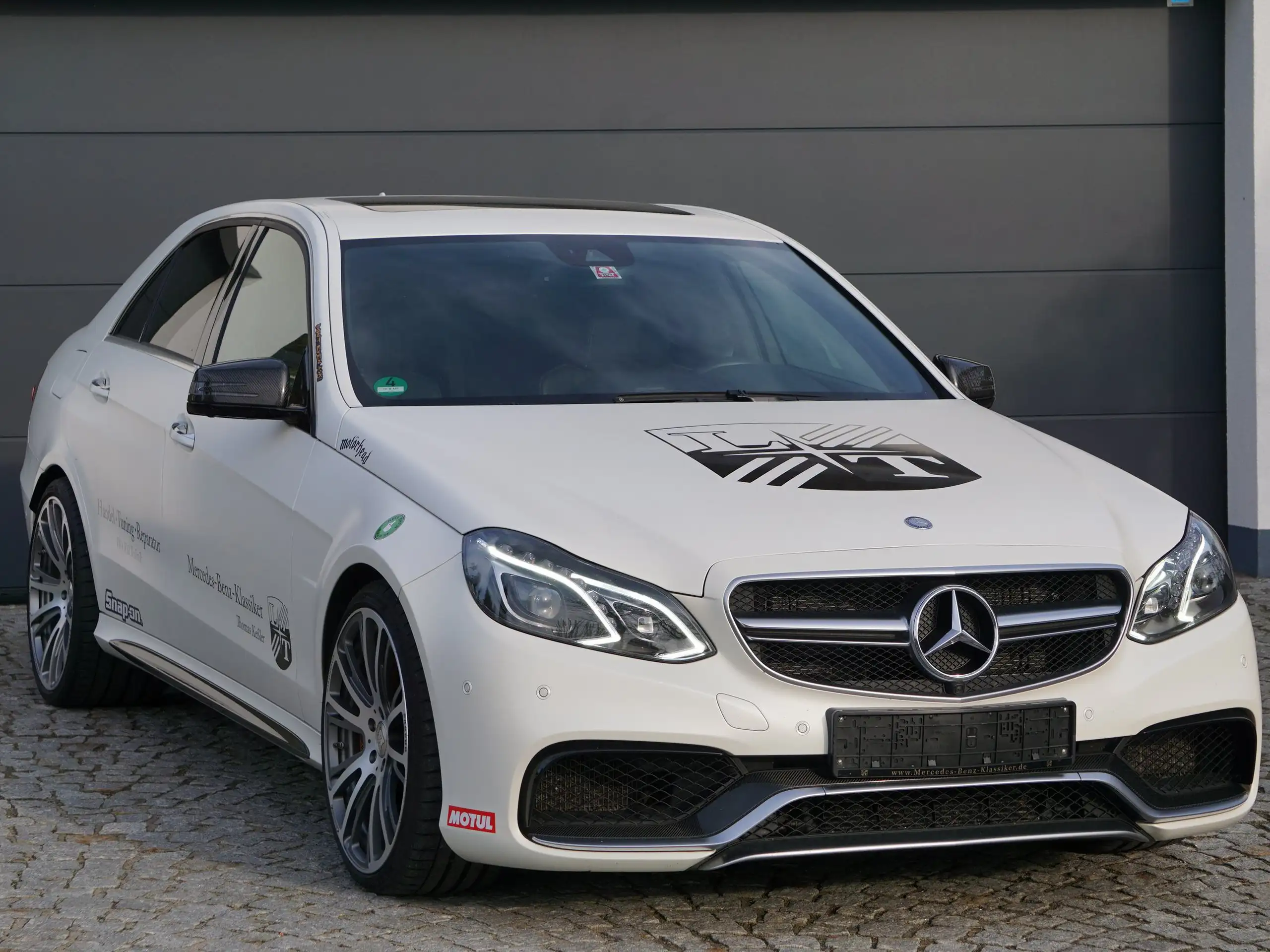 Mercedes-Benz - E 63 AMG