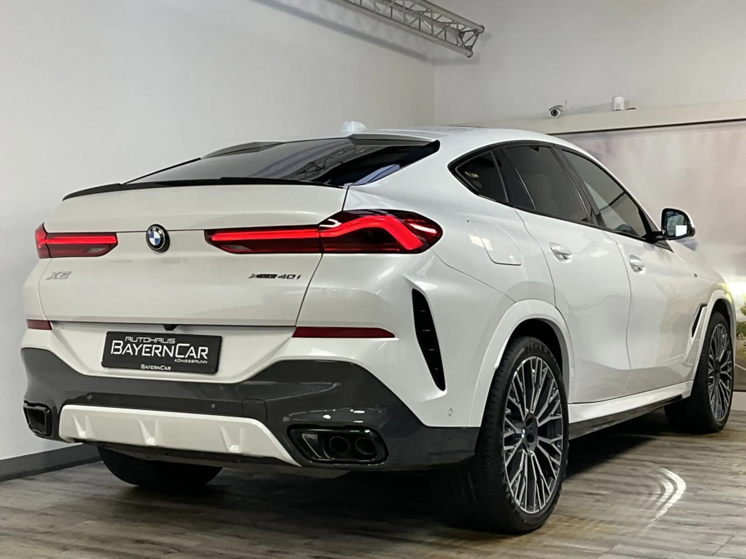 BMW - X6