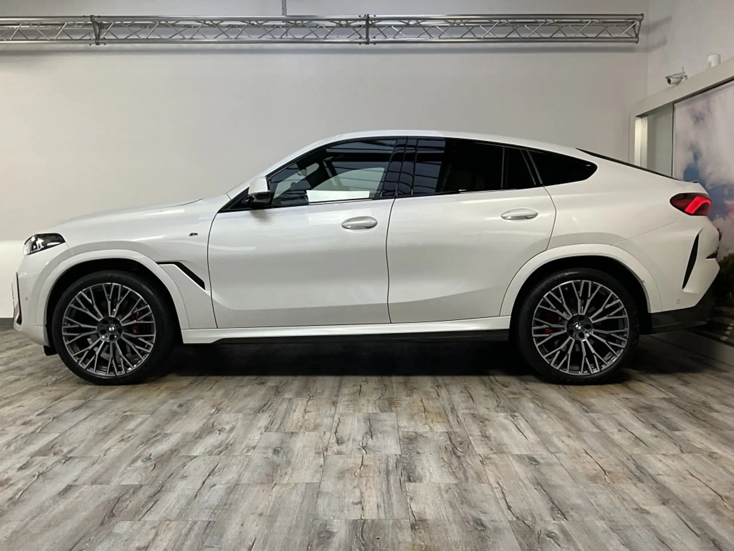 BMW - X6