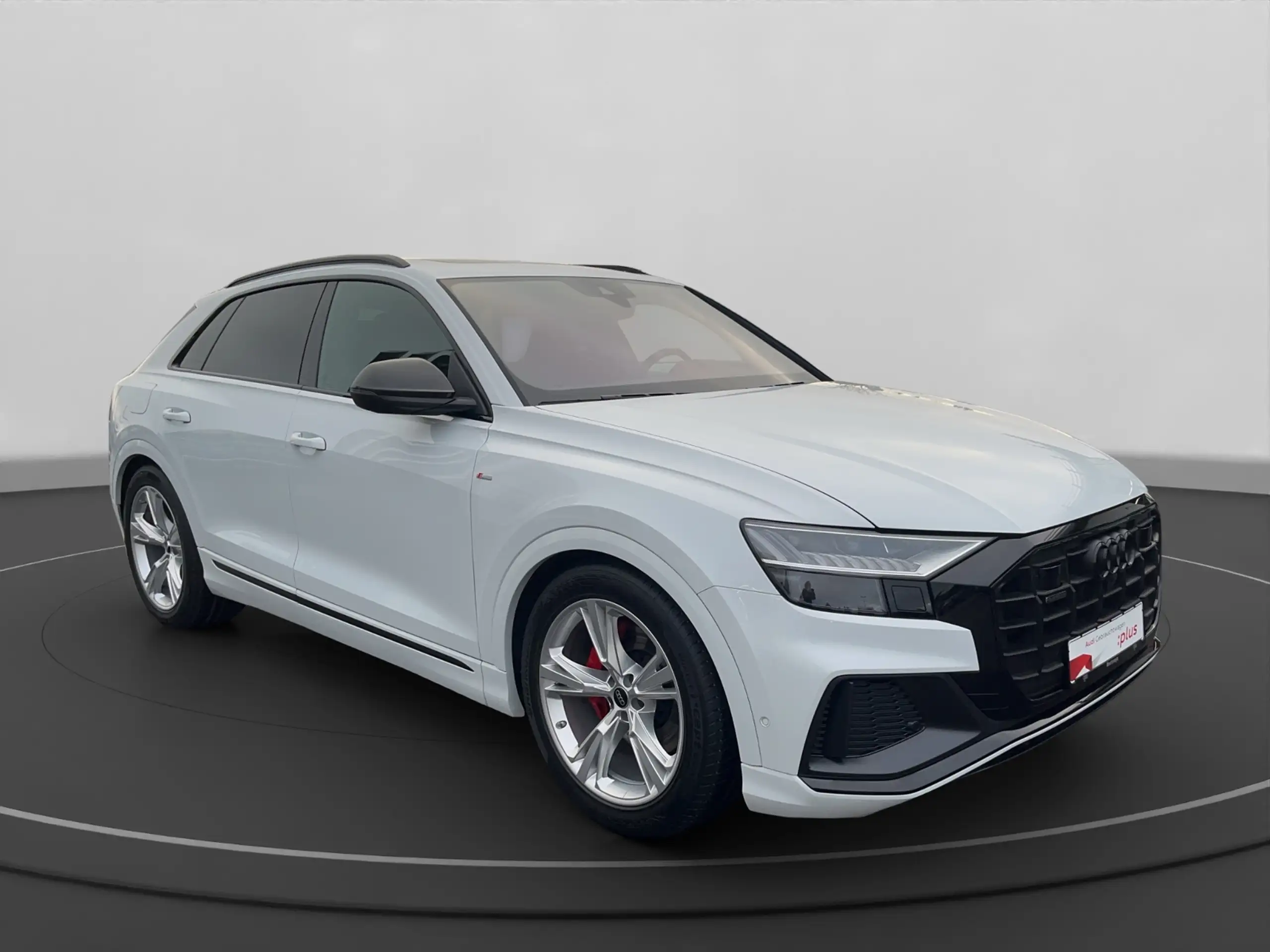 Audi - Q8