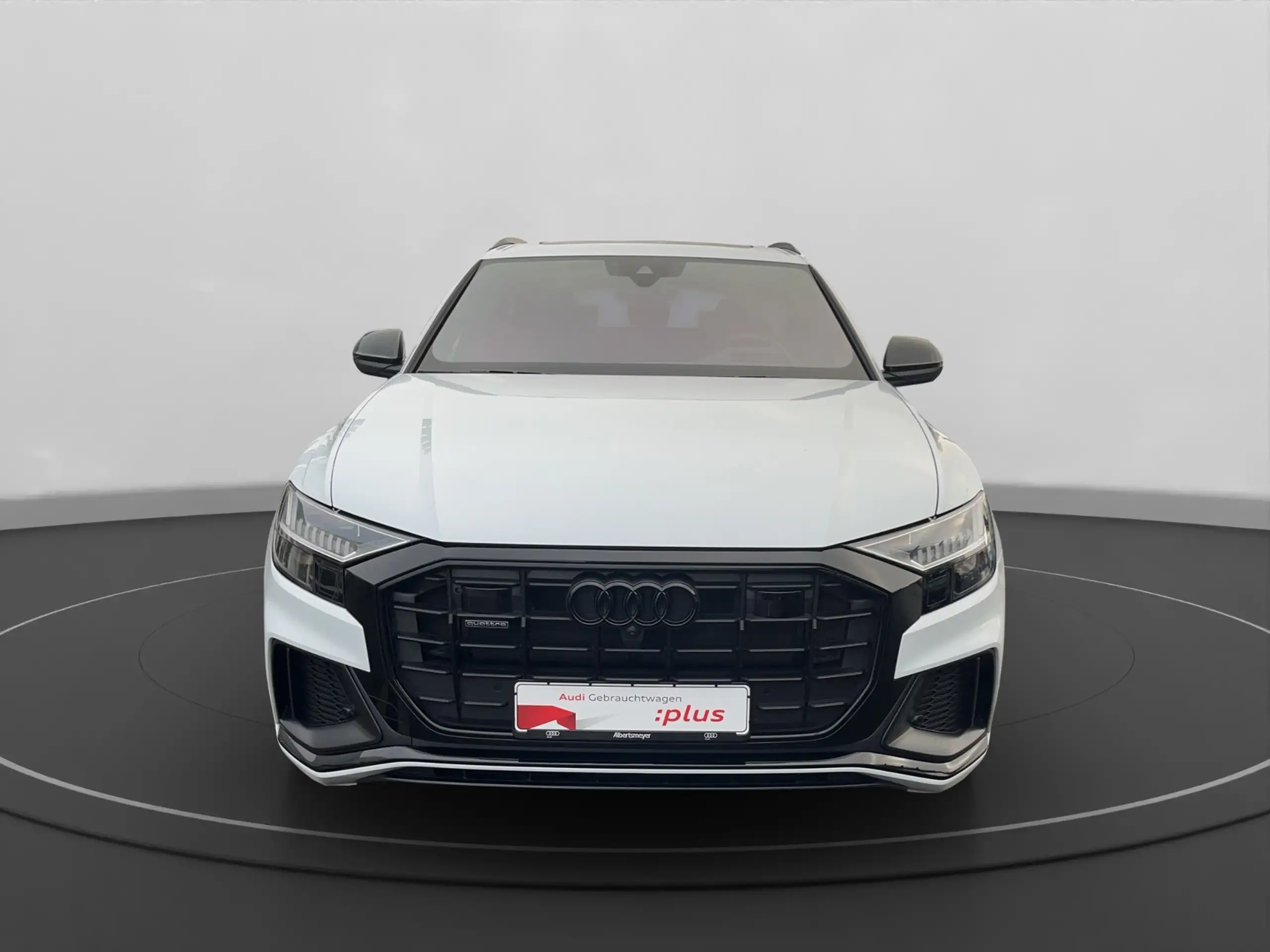 Audi - Q8