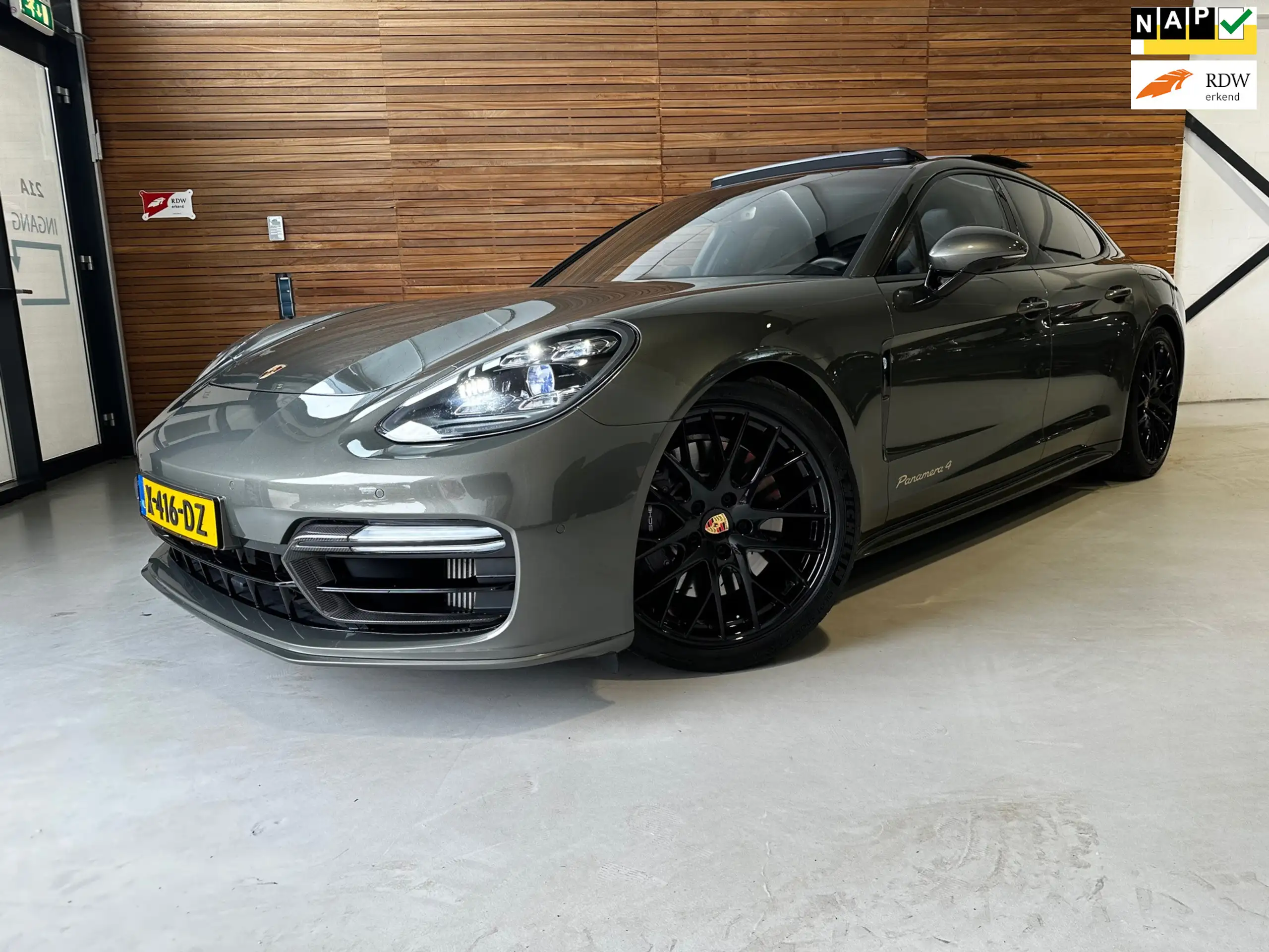 Porsche - Panamera