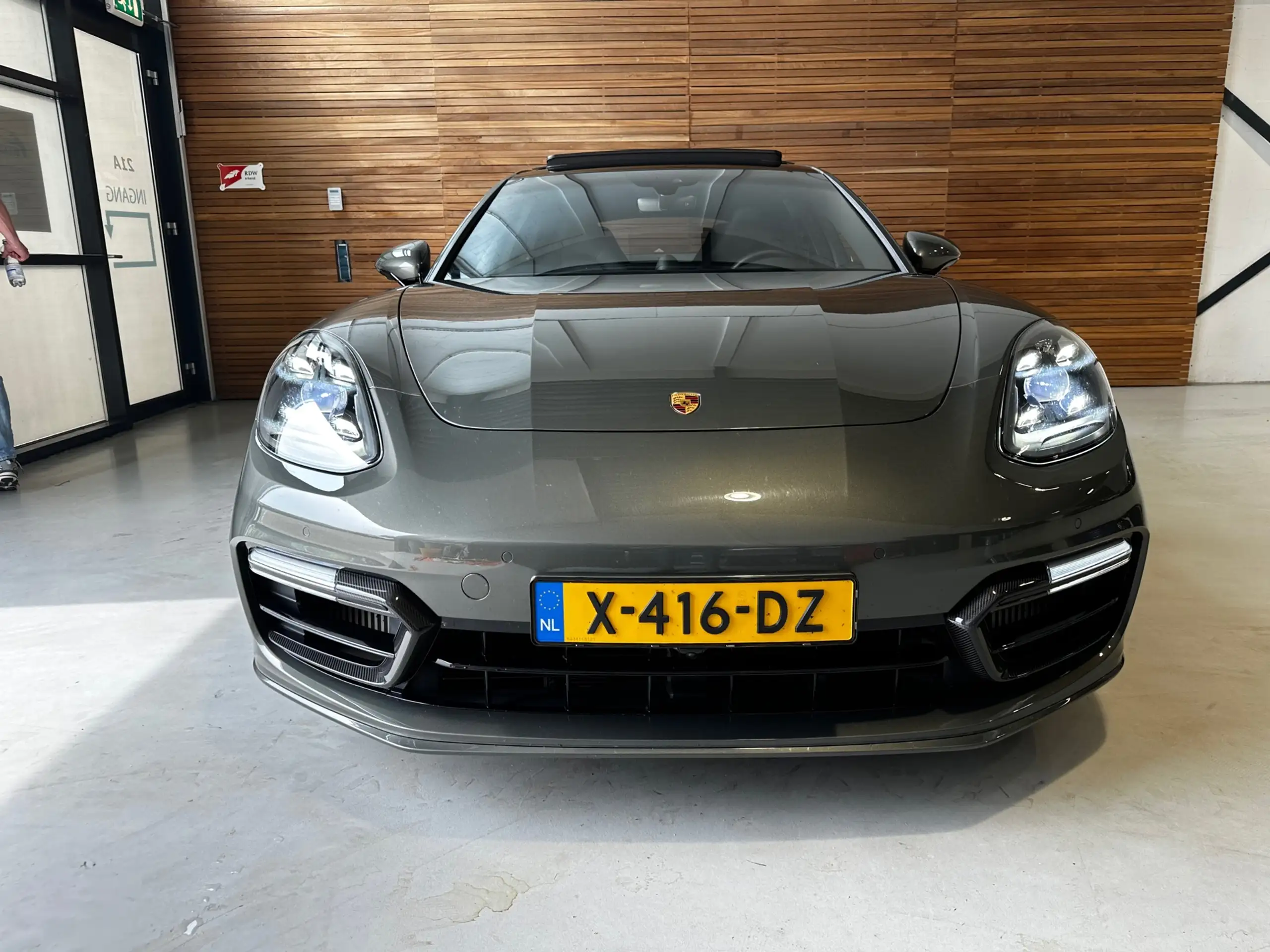 Porsche - Panamera