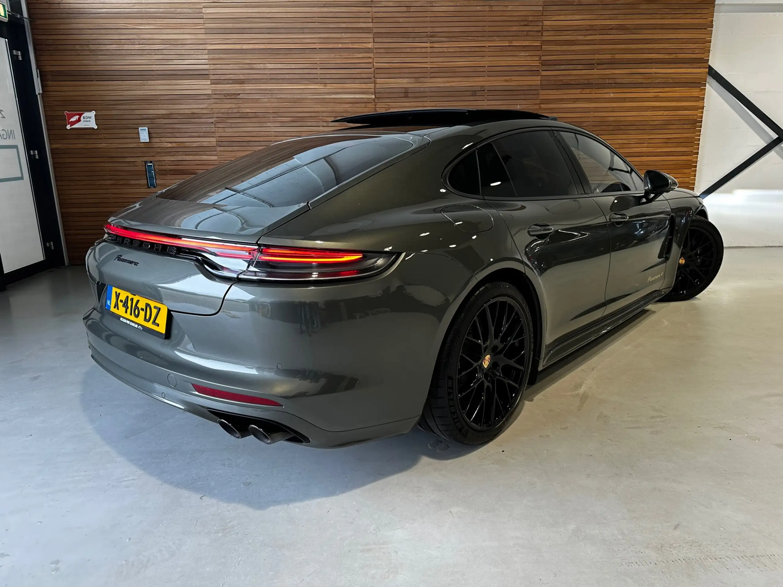 Porsche - Panamera