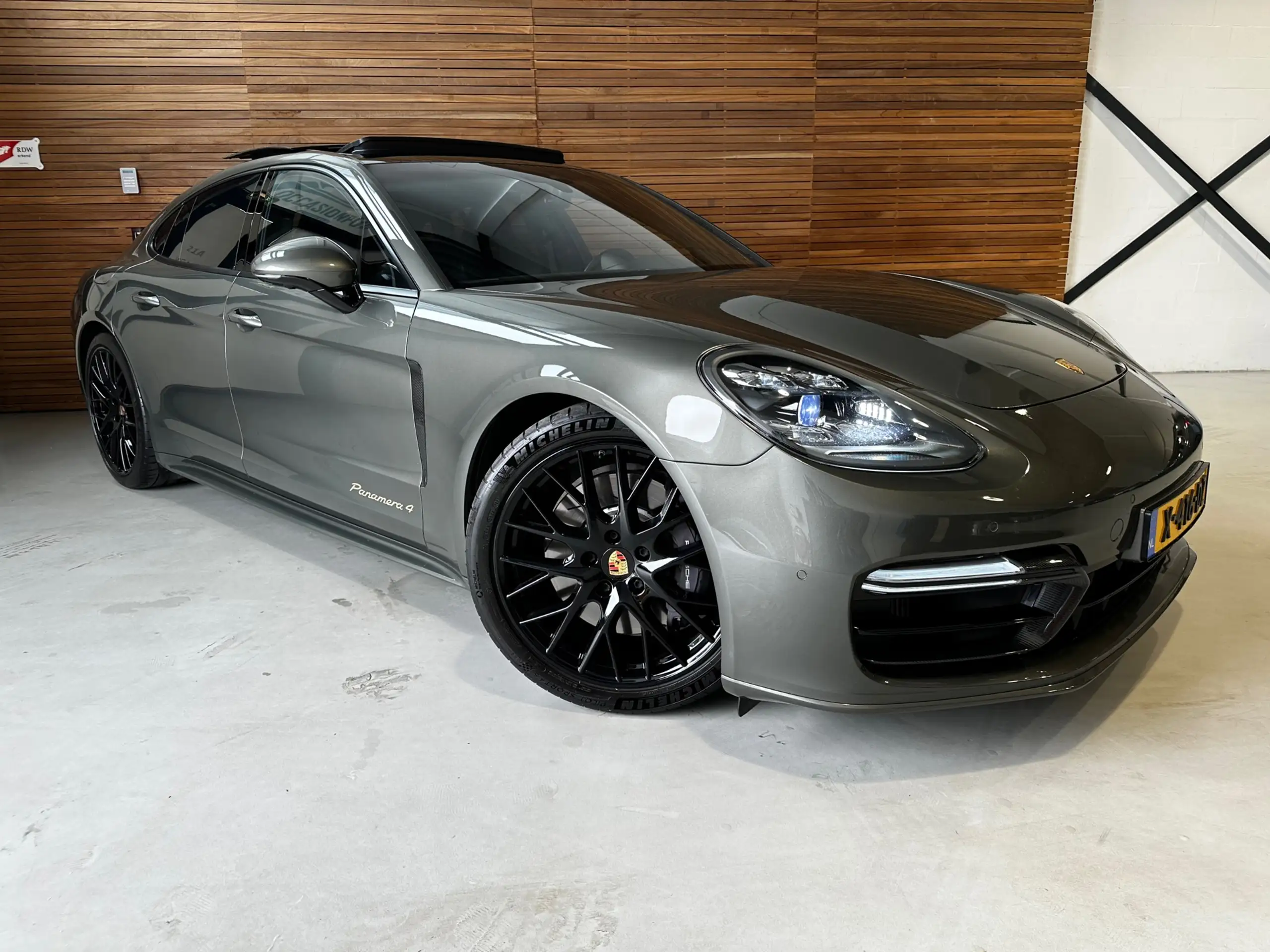 Porsche - Panamera