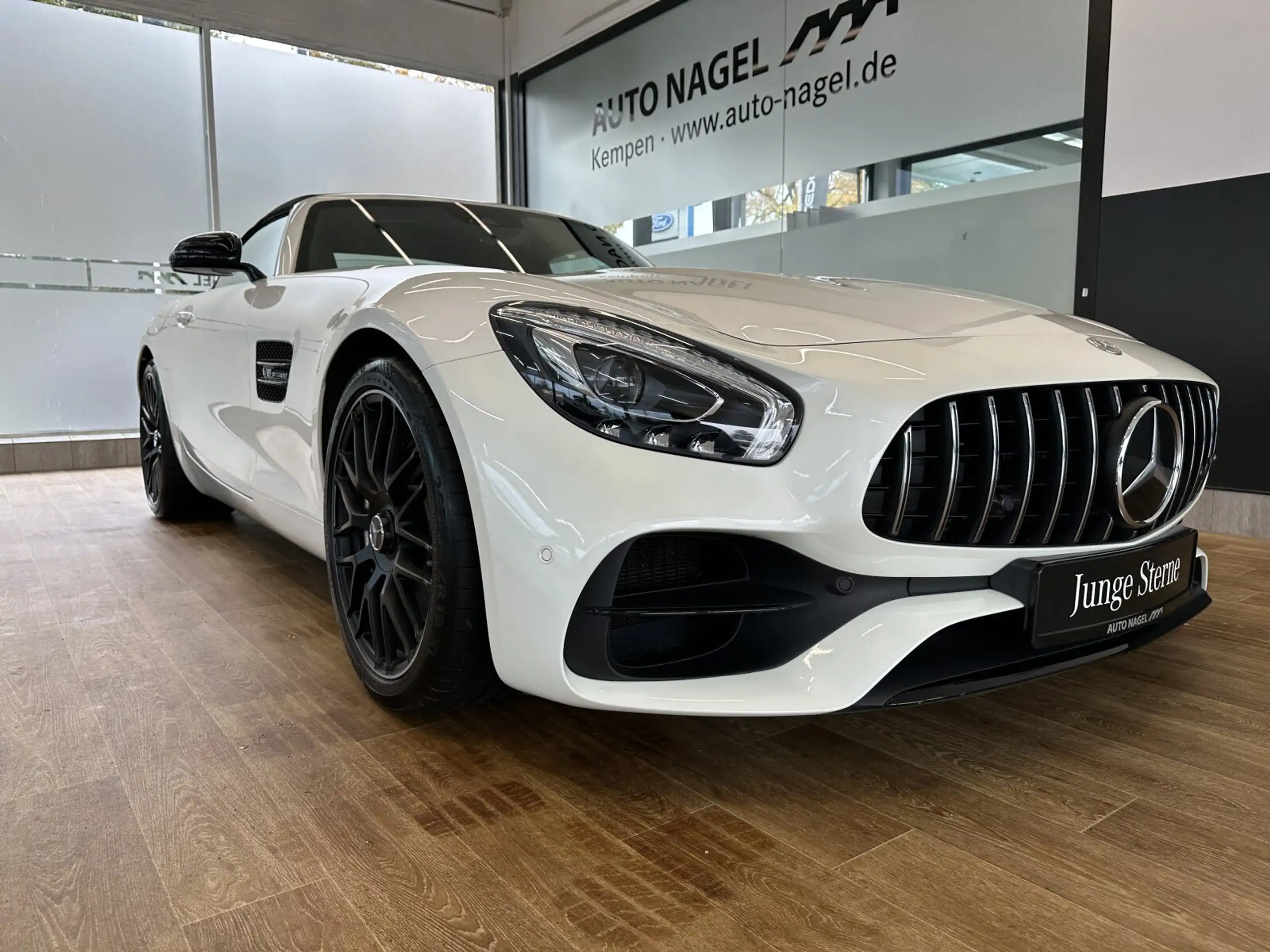 Mercedes-Benz - AMG GT