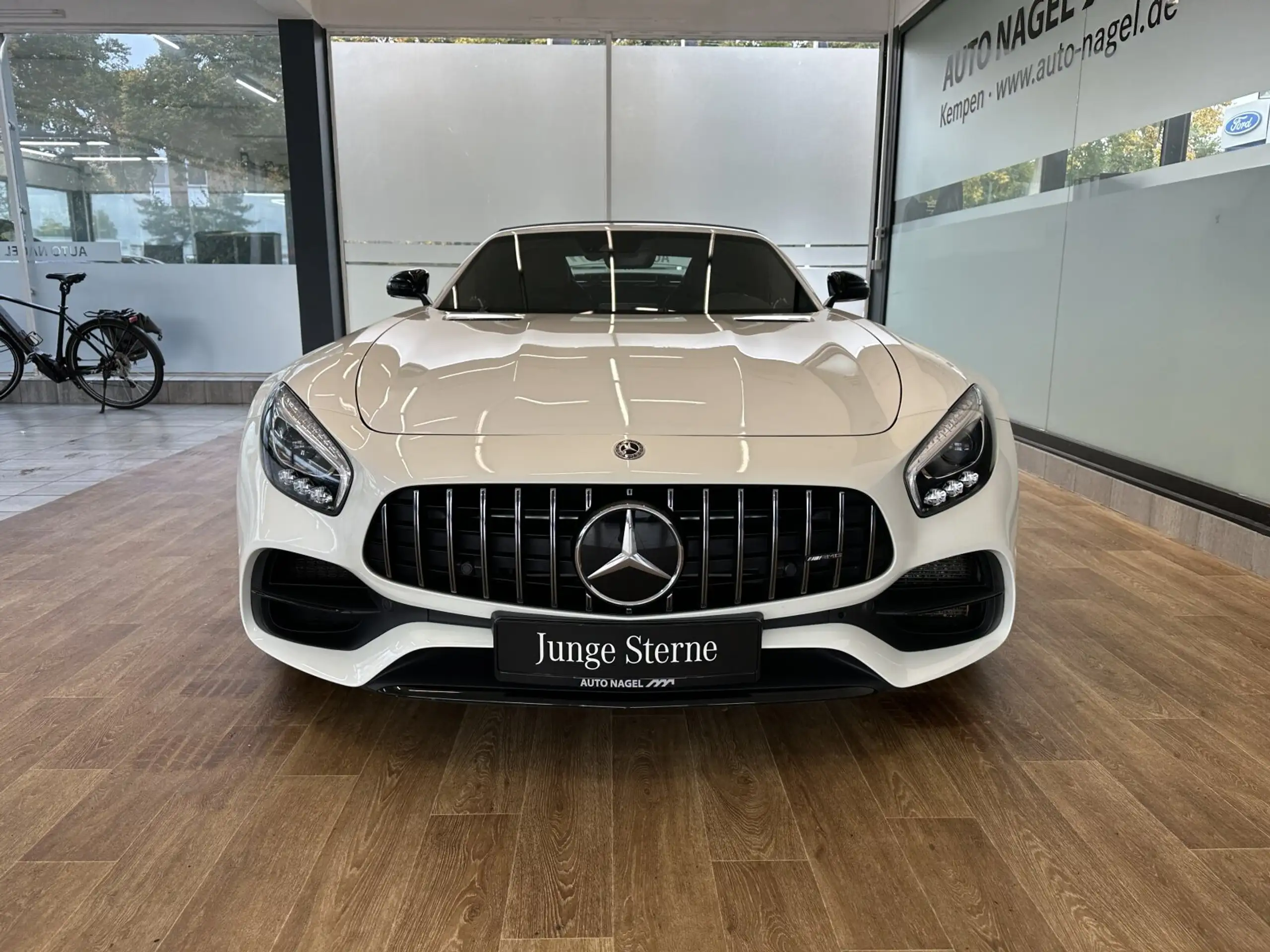 Mercedes-Benz - AMG GT