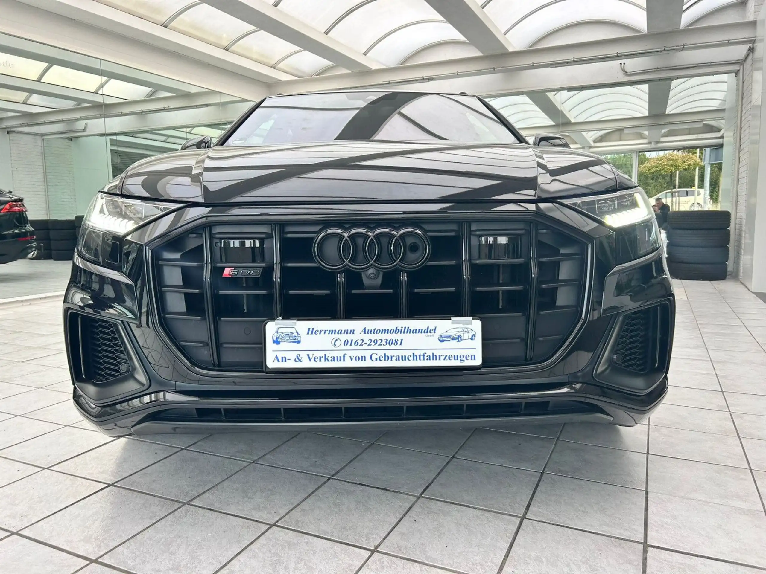 Audi - SQ8