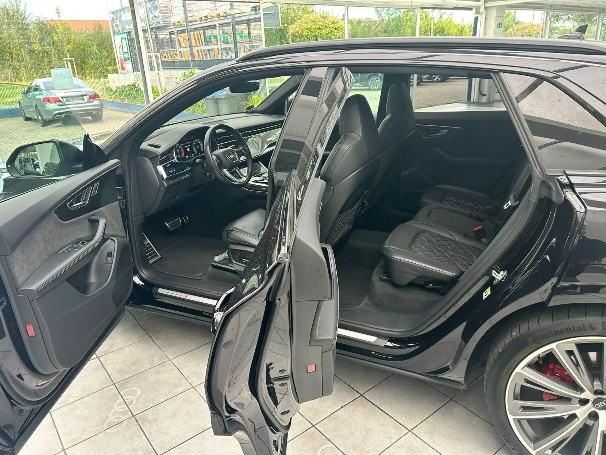 Audi - SQ8