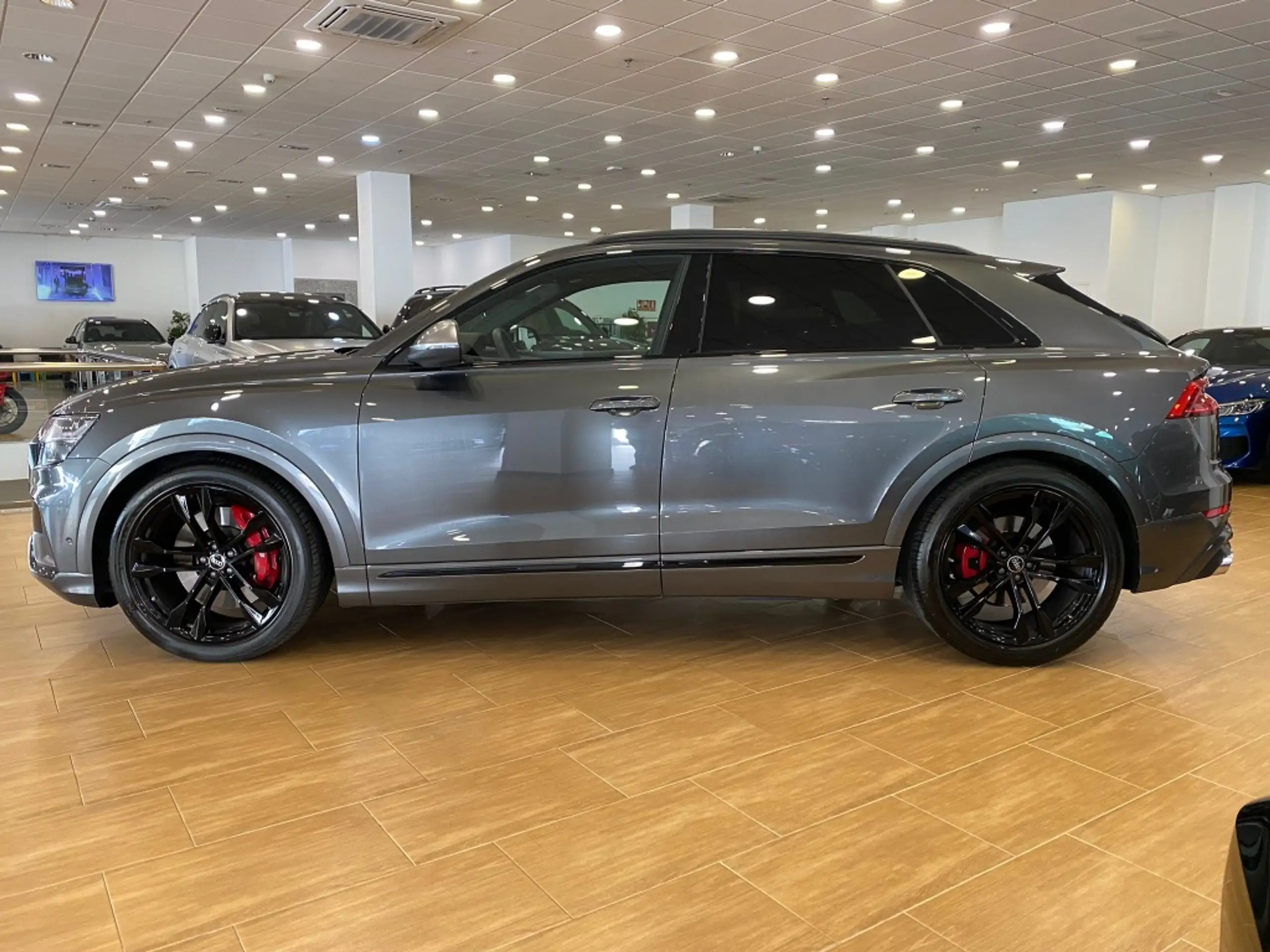 Audi - SQ8