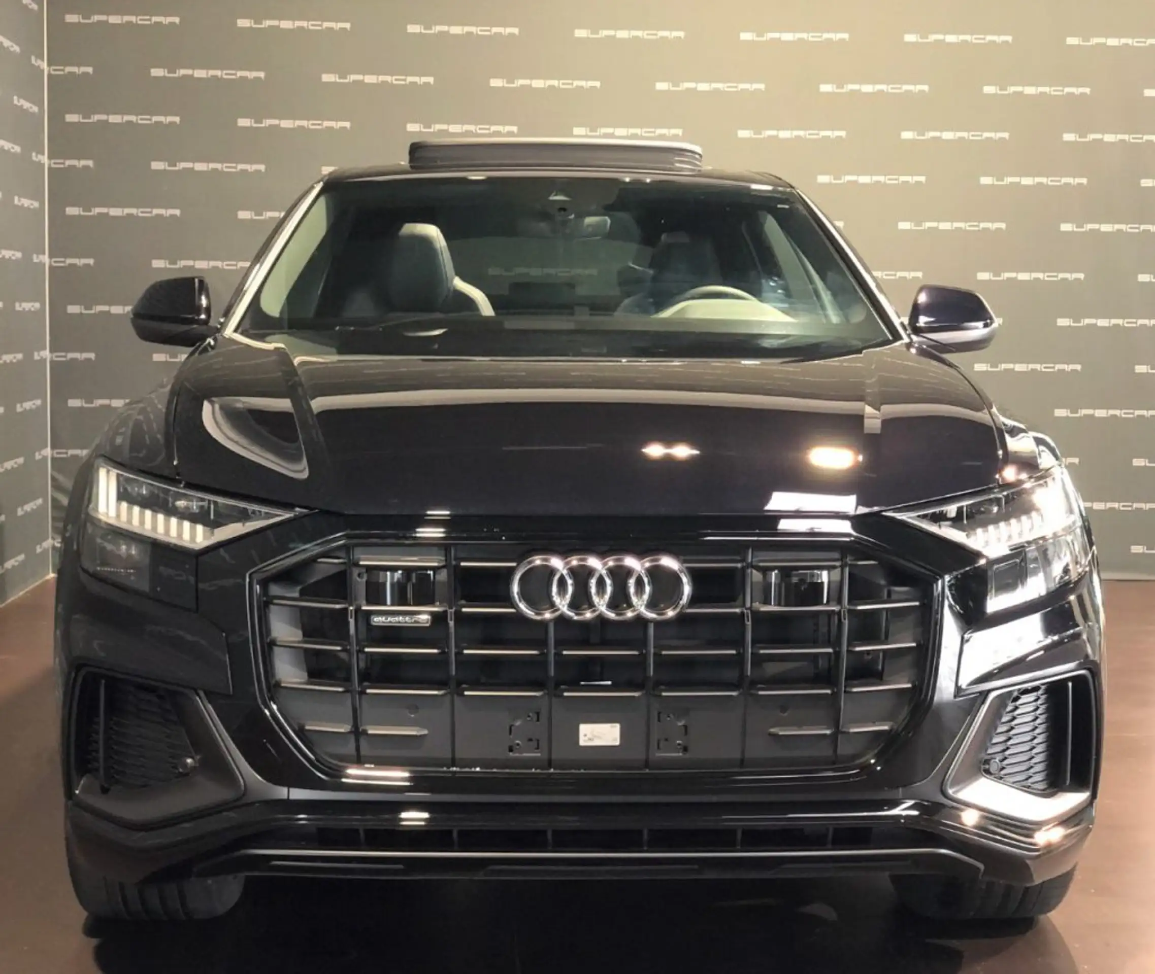 Audi - Q8