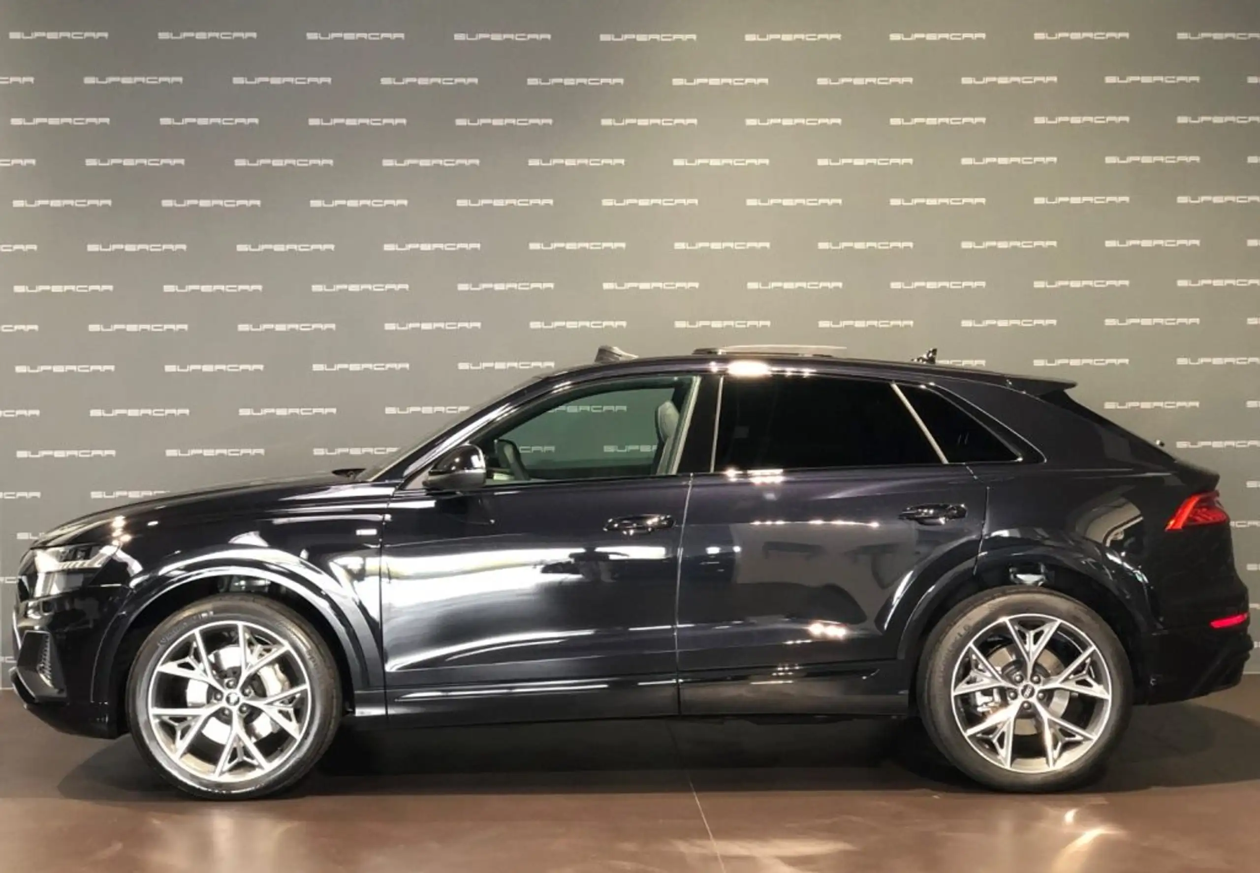 Audi - Q8