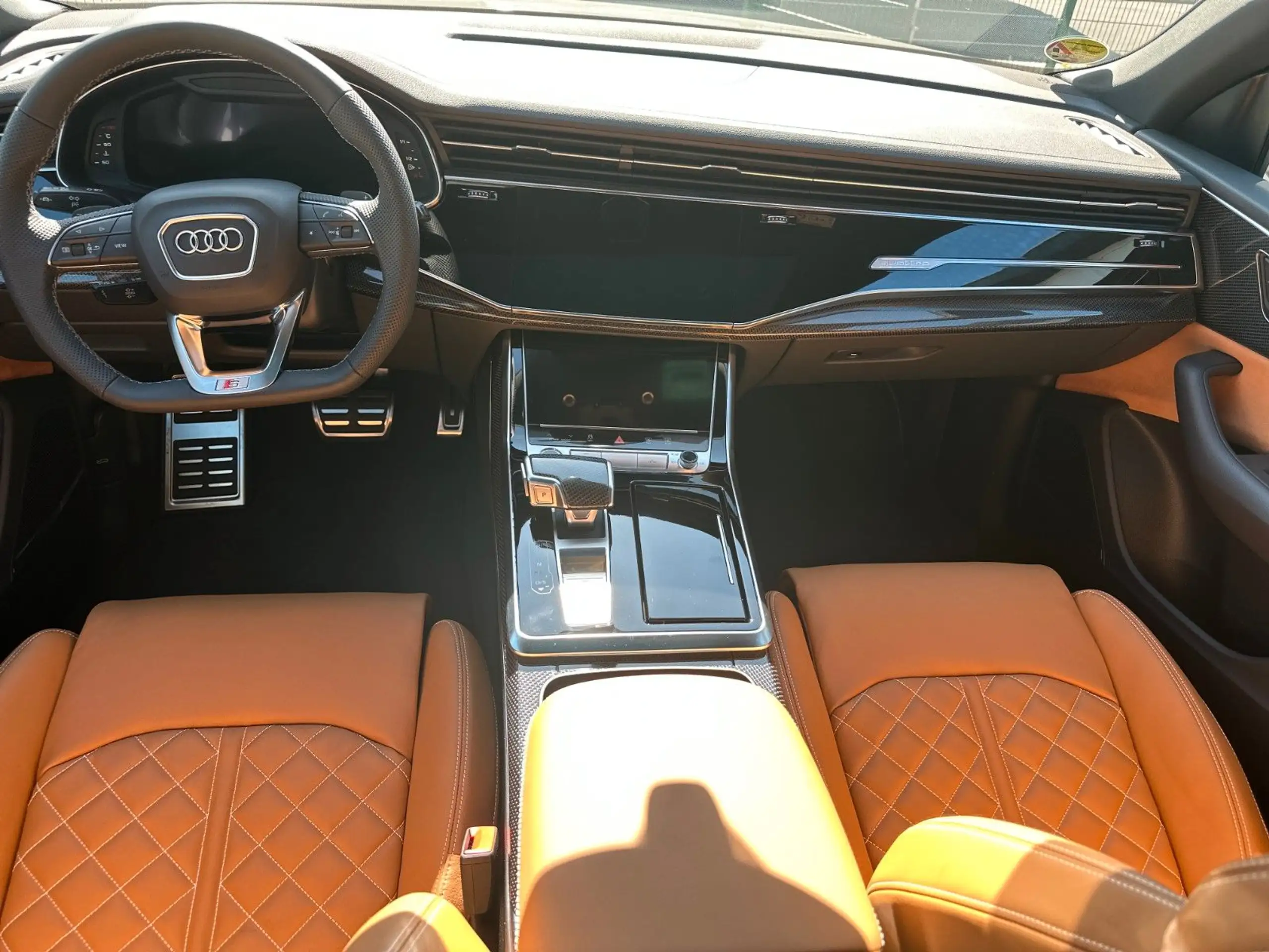 Audi - Q8