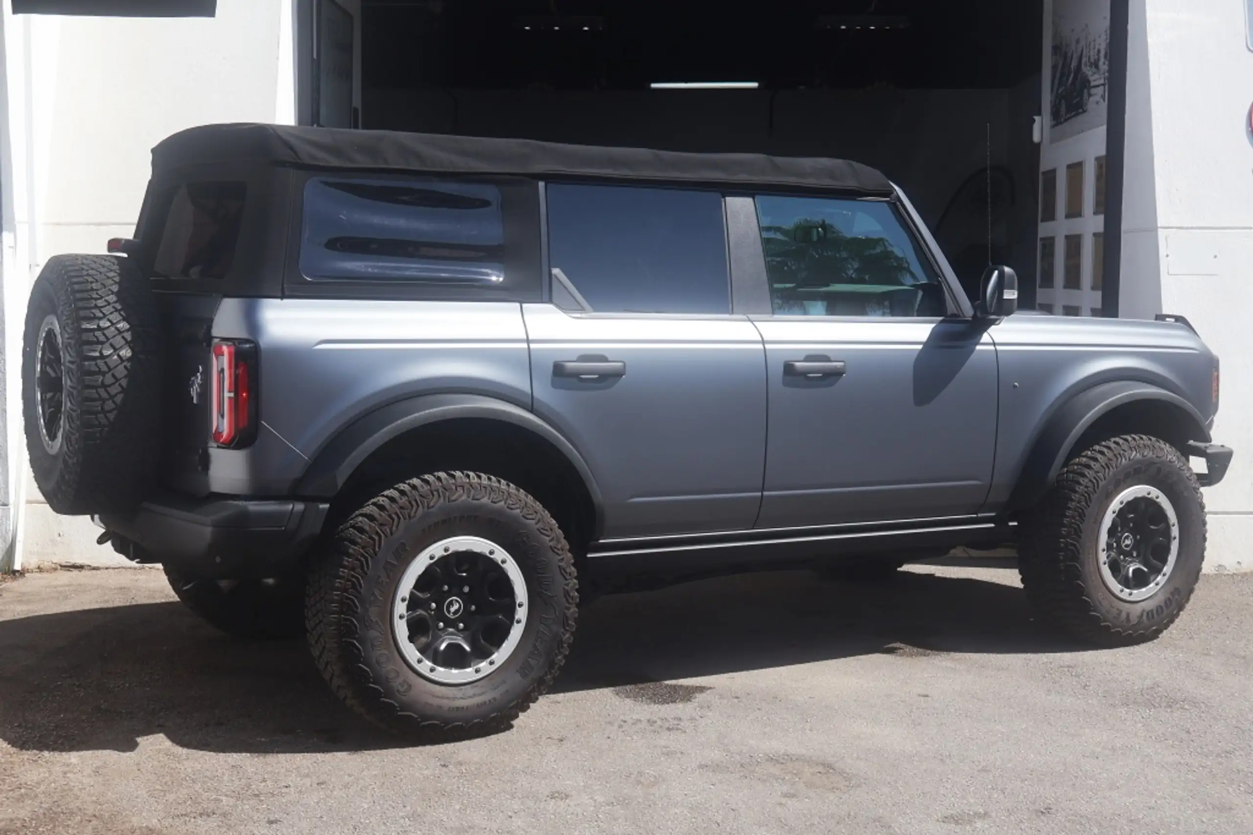 Ford - Bronco