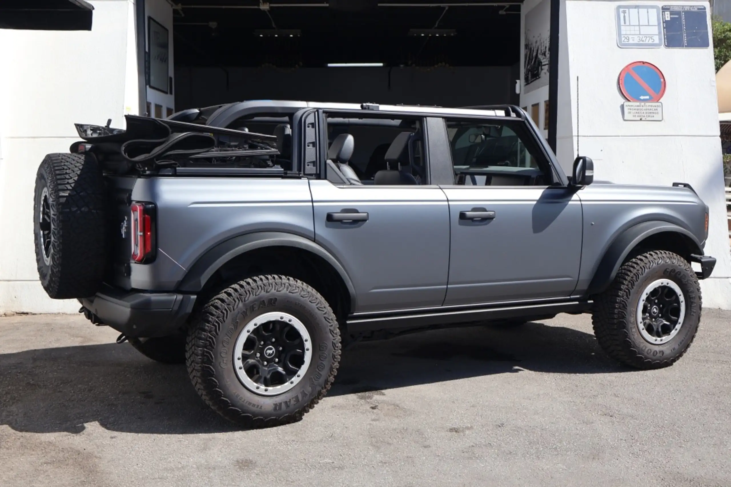 Ford - Bronco