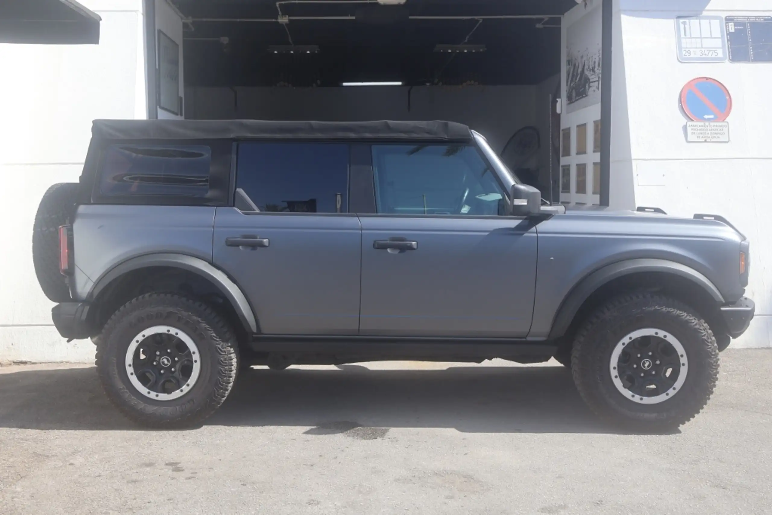 Ford - Bronco