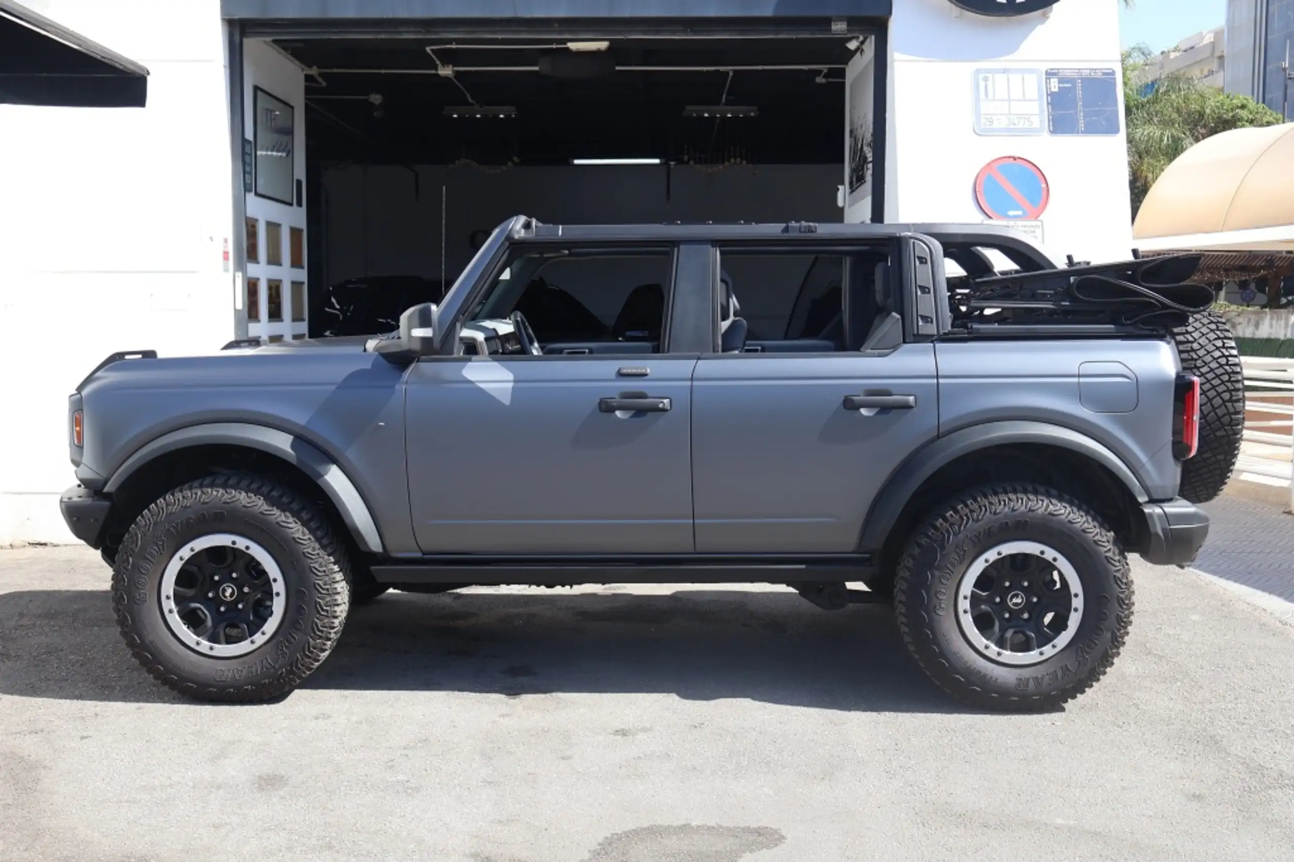 Ford - Bronco