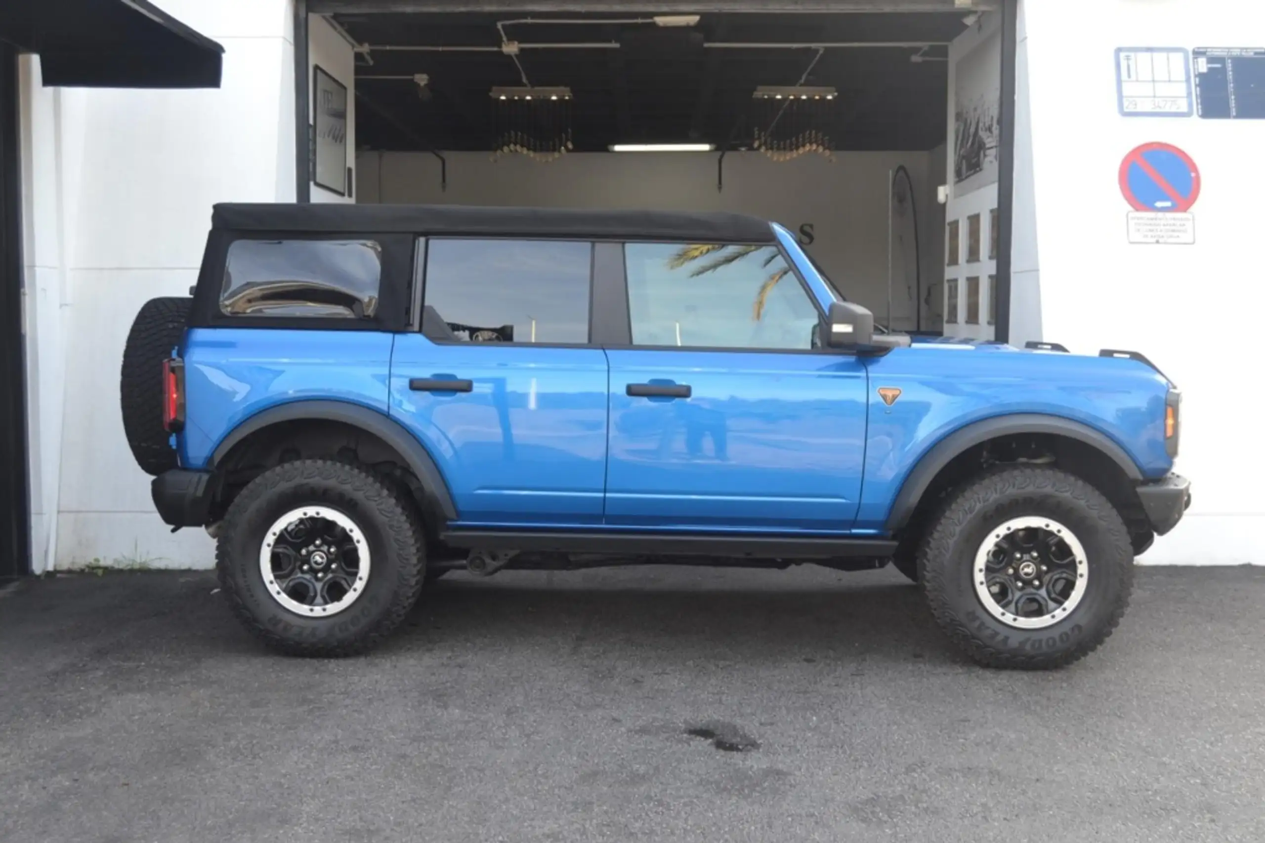 Ford - Bronco