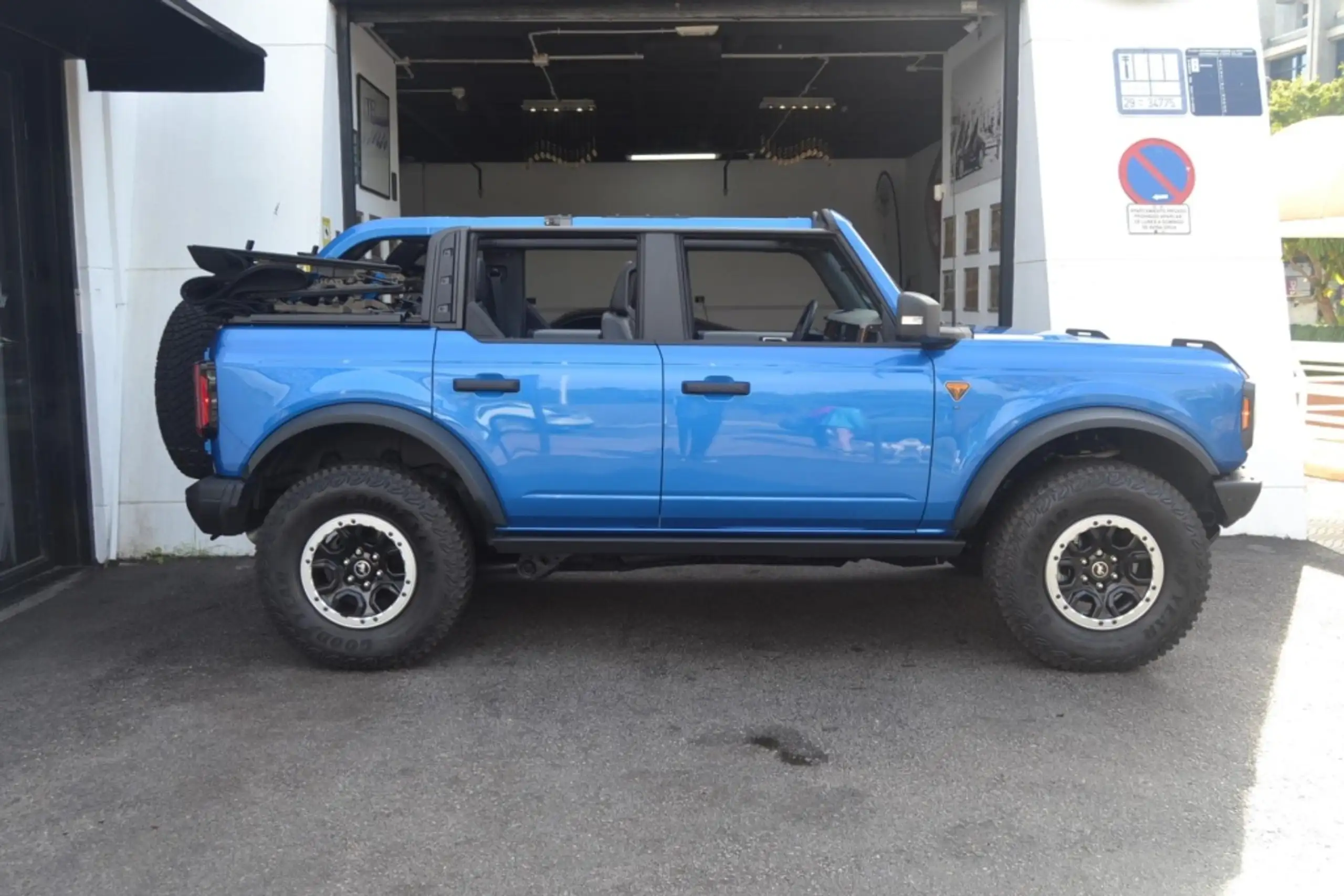 Ford - Bronco