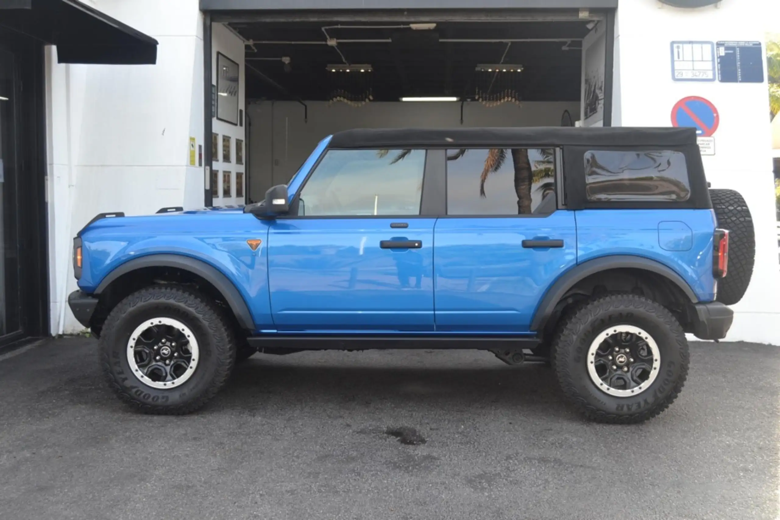 Ford - Bronco