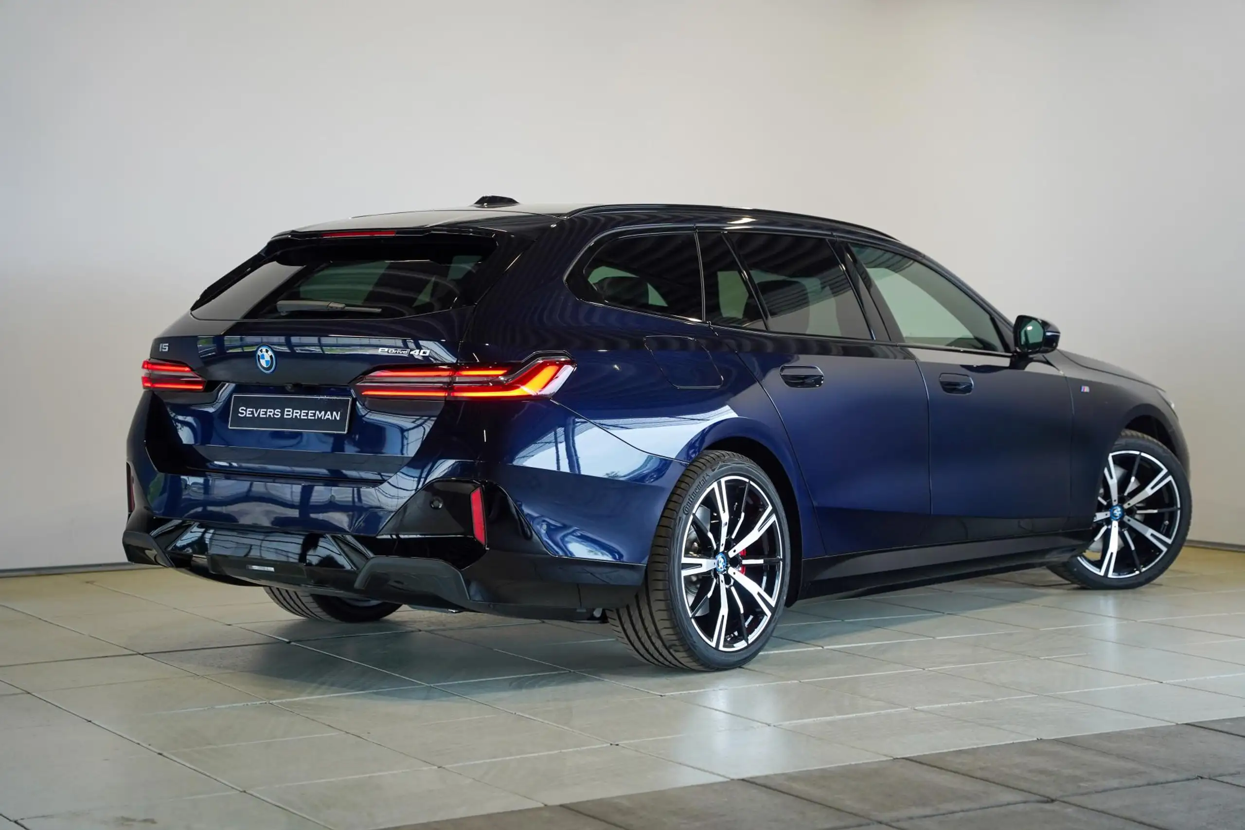 BMW - i5