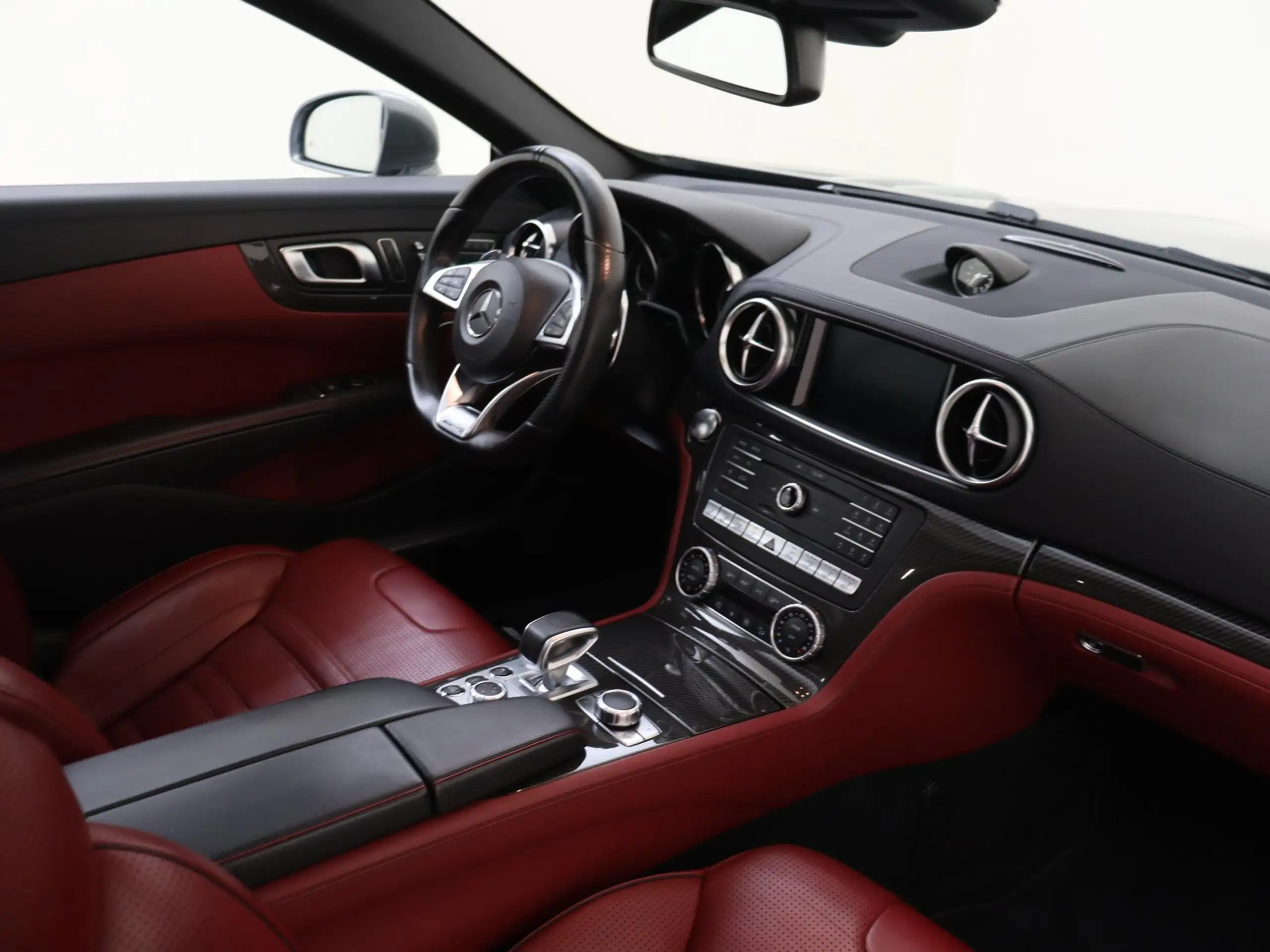 Mercedes-Benz - SL 63 AMG