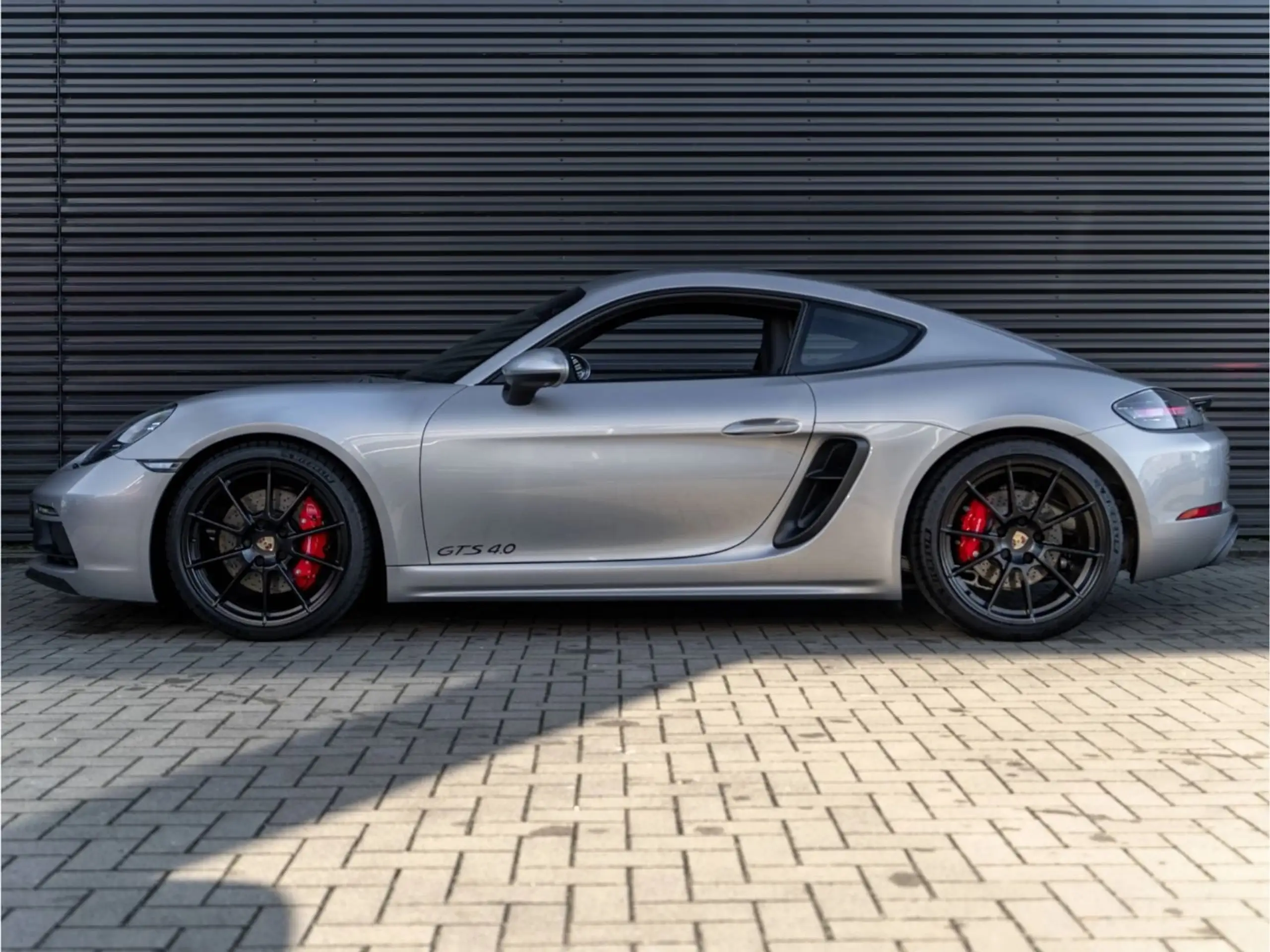 Porsche - Cayman